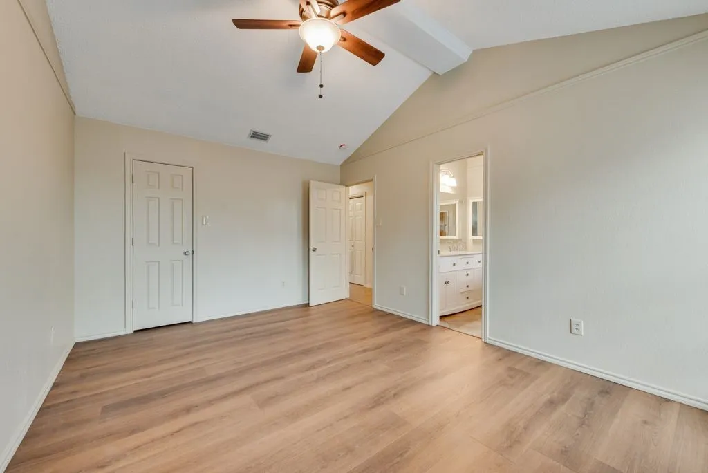 Single Family Residence For Rent in Tarrant County , 5604 Maurie Drive, Haltom City, Texas 76148, 3 Bedroom, 2 Bathroom, 2 Garage spaces, 1,484 Sqft, built in 1987, mls#21397436, Real Estate Agent in Haltom City, Homes For Rent in Tarrant county, Homes For Rent in Haltom City, Realtor in Haltom City Texas, Real Estate Brokerage Independent Realty Texas, Luminita Cordes Realtor