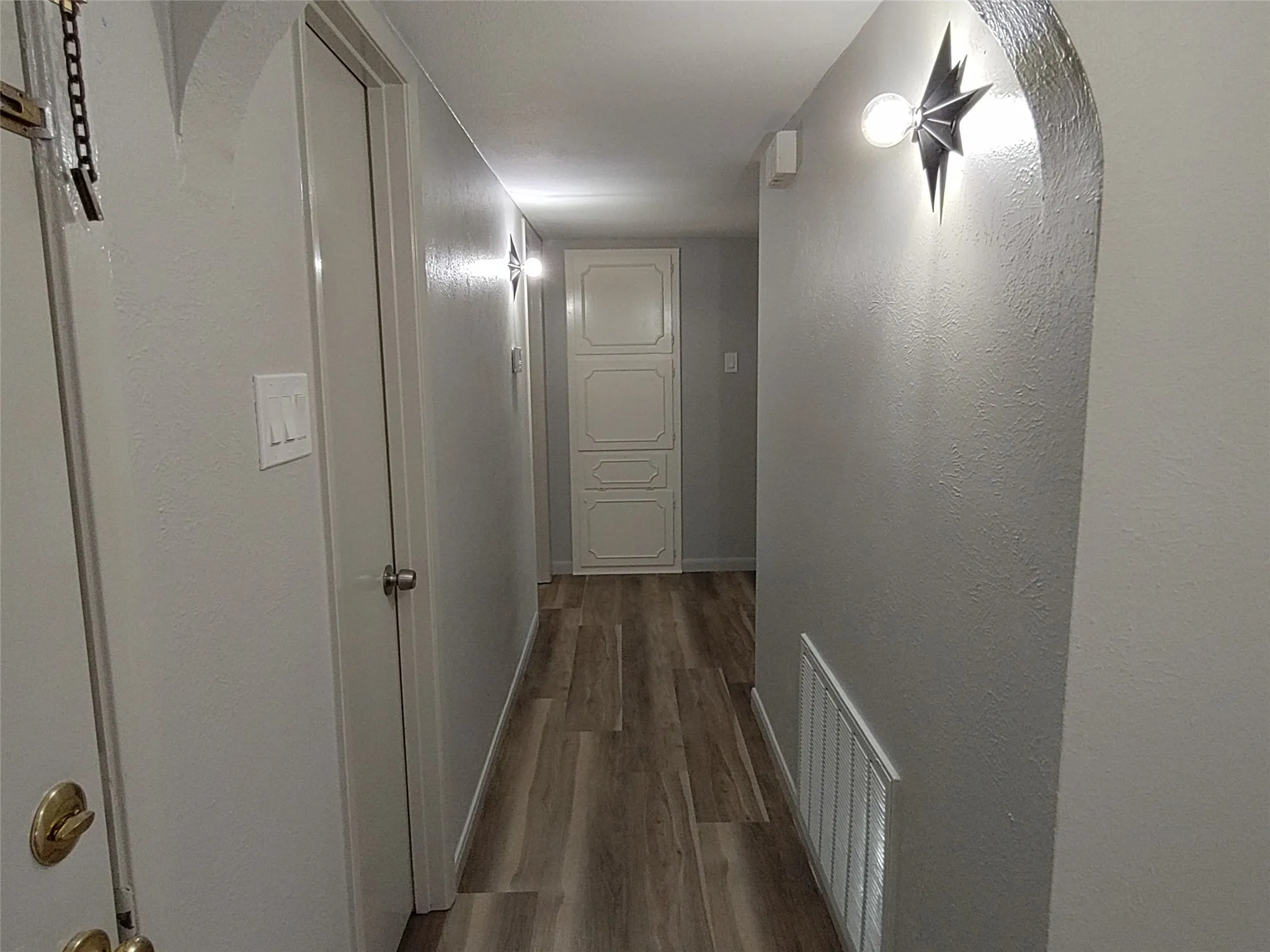 Townhouse For Rent in Tarrant County , 1611 Cindy Court, Arlington, Texas 76012, 3 Bedroom, 2 Bathroom, 2 Garage spaces, 1,430 Sqft, built in 1968, mls#21399672, Real Estate Agent in Arlington, Homes For Rent in Tarrant county, Homes For Rent in Arlington, Realtor in Arlington Texas, Real Estate Brokerage Independent Realty Texas, Luminita Cordes Realtor