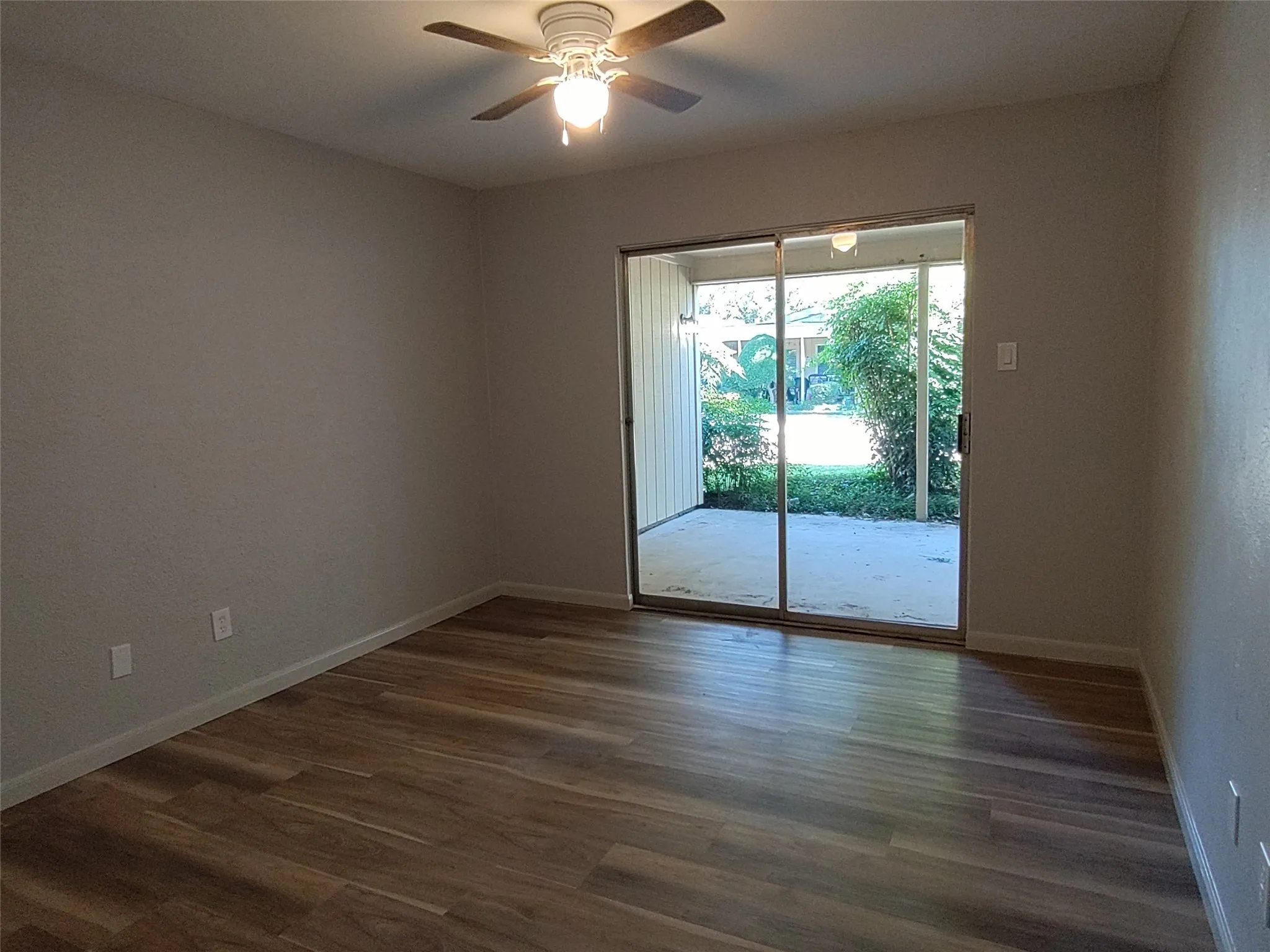 Townhouse For Rent in Tarrant County , 1611 Cindy Court, Arlington, Texas 76012, 3 Bedroom, 2 Bathroom, 2 Garage spaces, 1,430 Sqft, built in 1968, mls#21399672, Real Estate Agent in Arlington, Homes For Rent in Tarrant county, Homes For Rent in Arlington, Realtor in Arlington Texas, Real Estate Brokerage Independent Realty Texas, Luminita Cordes Realtor