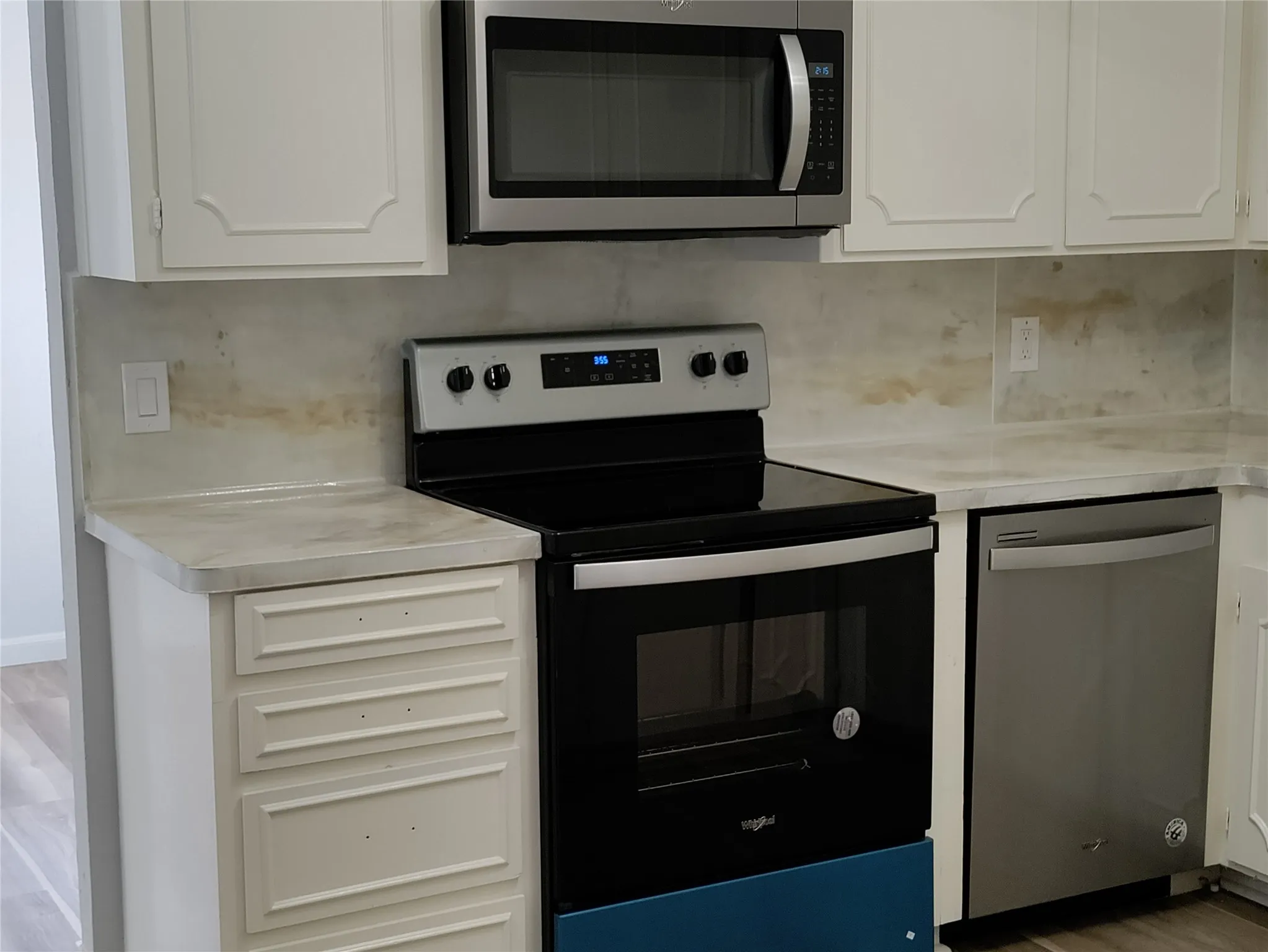 Townhouse For Rent in Tarrant County , 1611 Cindy Court, Arlington, Texas 76012, 3 Bedroom, 2 Bathroom, 2 Garage spaces, 1,430 Sqft, built in 1968, mls#21399672, Real Estate Agent in Arlington, Homes For Rent in Tarrant county, Homes For Rent in Arlington, Realtor in Arlington Texas, Real Estate Brokerage Independent Realty Texas, Luminita Cordes Realtor