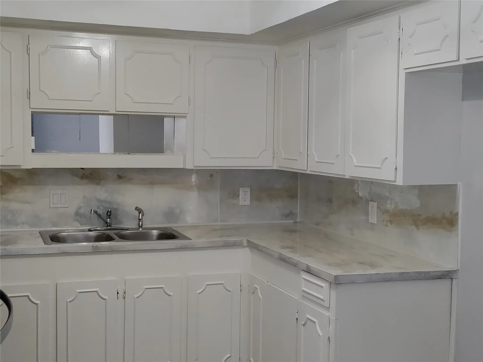 Townhouse For Rent in Tarrant County , 1611 Cindy Court, Arlington, Texas 76012, 3 Bedroom, 2 Bathroom, 2 Garage spaces, 1,430 Sqft, built in 1968, mls#21399672, Real Estate Agent in Arlington, Homes For Rent in Tarrant county, Homes For Rent in Arlington, Realtor in Arlington Texas, Real Estate Brokerage Independent Realty Texas, Luminita Cordes Realtor