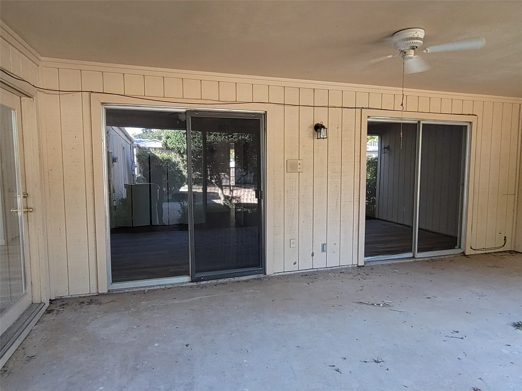 Townhouse For Rent in Tarrant County , 1611 Cindy Court, Arlington, Texas 76012, 3 Bedroom, 2 Bathroom, 2 Garage spaces, 1,430 Sqft, built in 1968, mls#21399672, Real Estate Agent in Arlington, Homes For Rent in Tarrant county, Homes For Rent in Arlington, Realtor in Arlington Texas, Real Estate Brokerage Independent Realty Texas, Luminita Cordes Realtor