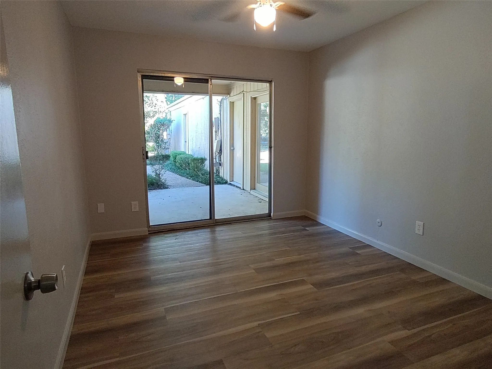 Townhouse For Rent in Tarrant County , 1611 Cindy Court, Arlington, Texas 76012, 3 Bedroom, 2 Bathroom, 2 Garage spaces, 1,430 Sqft, built in 1968, mls#21399672, Real Estate Agent in Arlington, Homes For Rent in Tarrant county, Homes For Rent in Arlington, Realtor in Arlington Texas, Real Estate Brokerage Independent Realty Texas, Luminita Cordes Realtor
