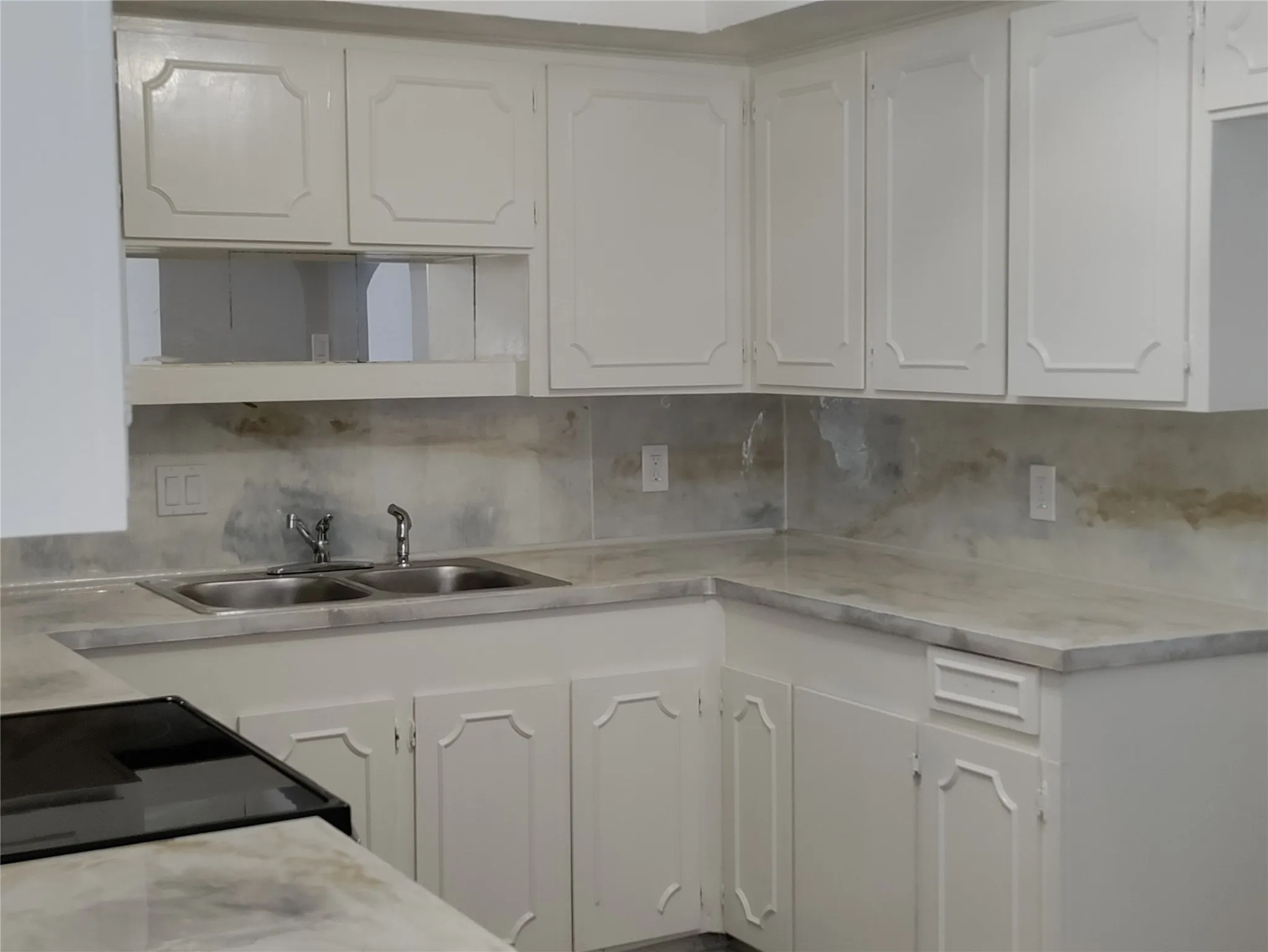 Townhouse For Rent in Tarrant County , 1611 Cindy Court, Arlington, Texas 76012, 3 Bedroom, 2 Bathroom, 2 Garage spaces, 1,430 Sqft, built in 1968, mls#21399672, Real Estate Agent in Arlington, Homes For Rent in Tarrant county, Homes For Rent in Arlington, Realtor in Arlington Texas, Real Estate Brokerage Independent Realty Texas, Luminita Cordes Realtor