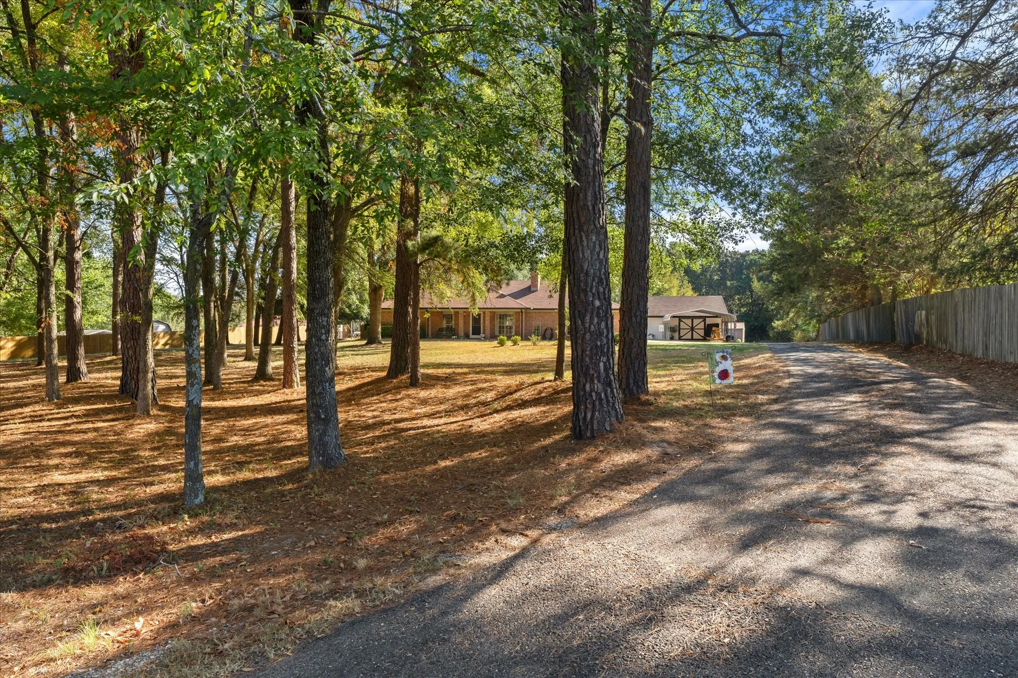 Single Family Residence For Sale in Titus County , 6170 N US Highway 271, Mt Pleasant, Texas 75455, 3 Bedroom, 3 Bathroom, Garage spaces, 2,433 Sqft, built in 1993, mls#21399347, Real Estate Agent in Mt Pleasant, Homes For Sale in Titus county, Homes For Sale in Mt Pleasant, Realtor in Mt Pleasant Texas, Real Estate Brokerage Independent Realty Texas, Luminita Cordes Realtor