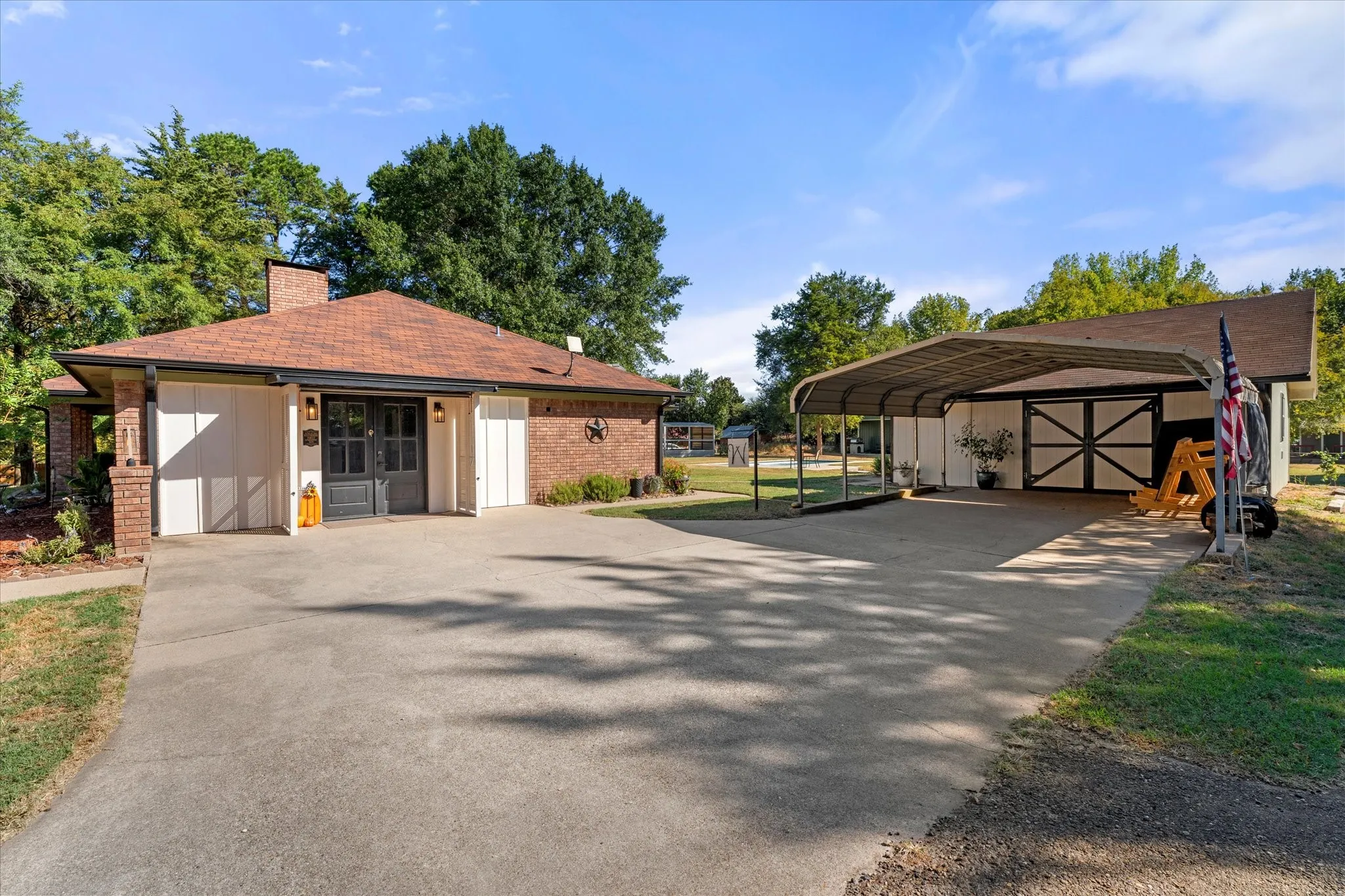 Single Family Residence For Sale in Titus County , 6170 N US Highway 271, Mt Pleasant, Texas 75455, 3 Bedroom, 3 Bathroom, Garage spaces, 2,433 Sqft, built in 1993, mls#21399347, Real Estate Agent in Mt Pleasant, Homes For Sale in Titus county, Homes For Sale in Mt Pleasant, Realtor in Mt Pleasant Texas, Real Estate Brokerage Independent Realty Texas, Luminita Cordes Realtor