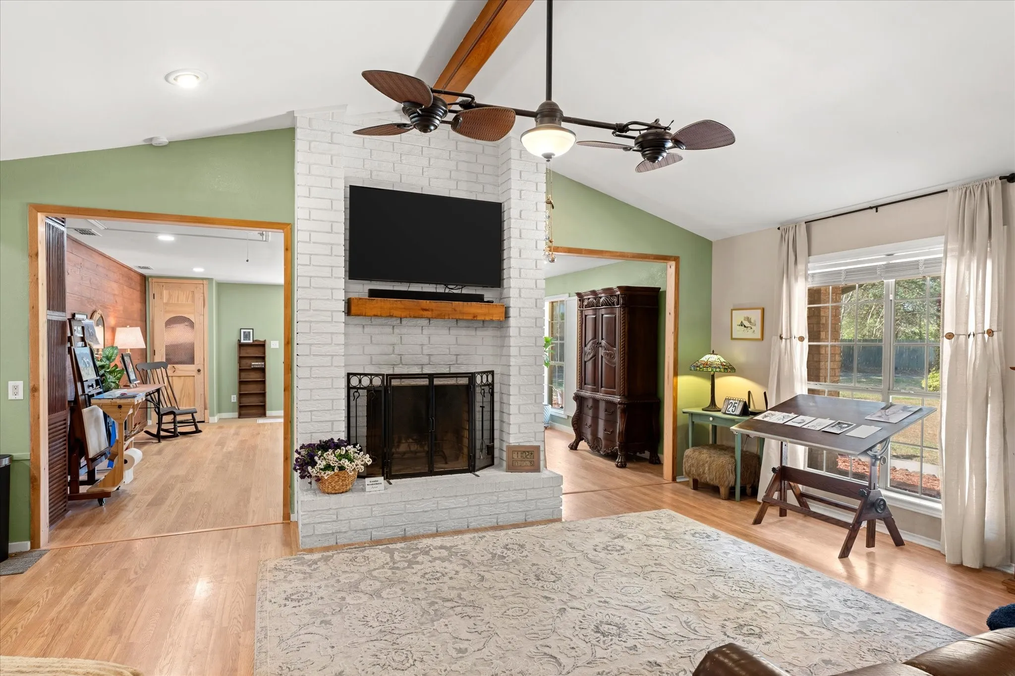 Single Family Residence For Sale in Titus County , 6170 N US Highway 271, Mt Pleasant, Texas 75455, 3 Bedroom, 3 Bathroom, Garage spaces, 2,433 Sqft, built in 1993, mls#21399347, Real Estate Agent in Mt Pleasant, Homes For Sale in Titus county, Homes For Sale in Mt Pleasant, Realtor in Mt Pleasant Texas, Real Estate Brokerage Independent Realty Texas, Luminita Cordes Realtor