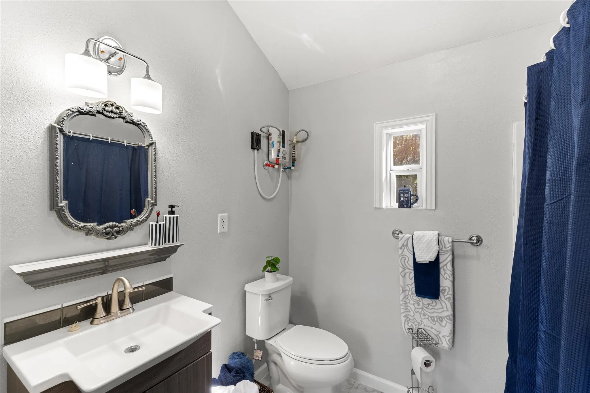 Single Family Residence For Sale in Titus County , 6170 N US Highway 271, Mt Pleasant, Texas 75455, 3 Bedroom, 3 Bathroom, Garage spaces, 2,433 Sqft, built in 1993, mls#21399347, Real Estate Agent in Mt Pleasant, Homes For Sale in Titus county, Homes For Sale in Mt Pleasant, Realtor in Mt Pleasant Texas, Real Estate Brokerage Independent Realty Texas, Luminita Cordes Realtor