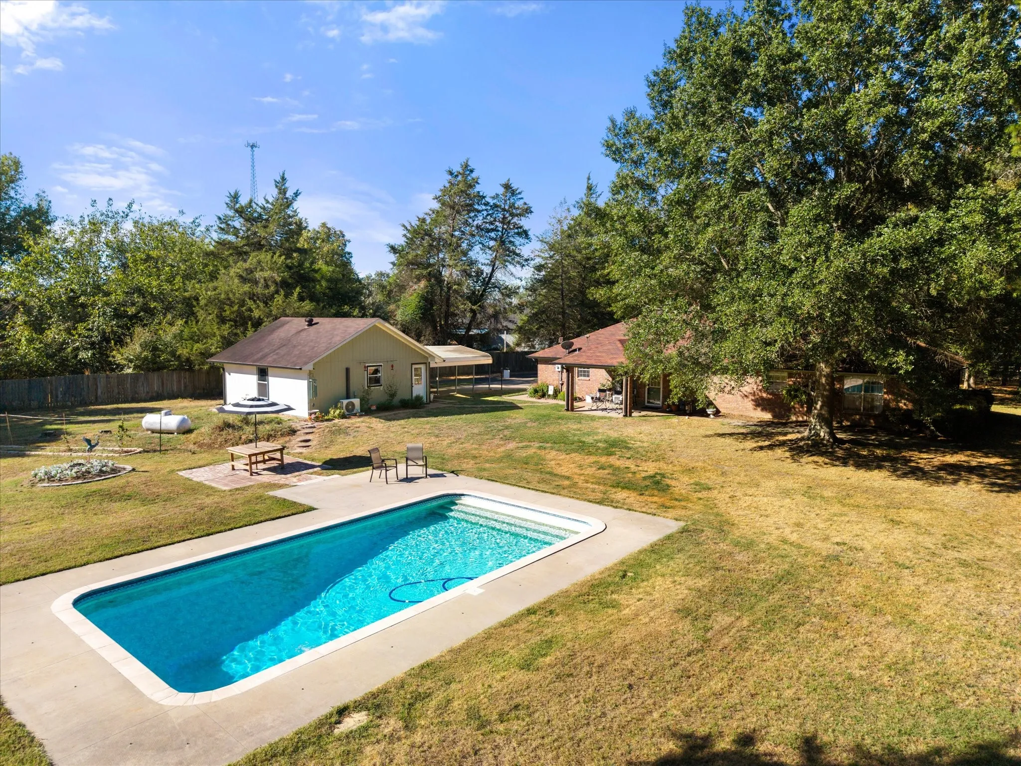 Single Family Residence For Sale in Titus County , 6170 N US Highway 271, Mt Pleasant, Texas 75455, 3 Bedroom, 3 Bathroom, Garage spaces, 2,433 Sqft, built in 1993, mls#21399347, Real Estate Agent in Mt Pleasant, Homes For Sale in Titus county, Homes For Sale in Mt Pleasant, Realtor in Mt Pleasant Texas, Real Estate Brokerage Independent Realty Texas, Luminita Cordes Realtor