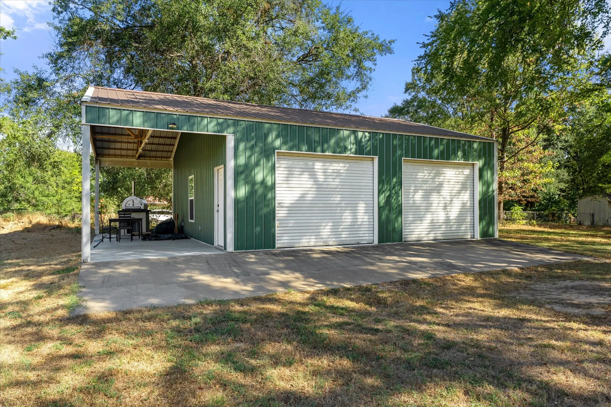 Single Family Residence For Sale in Titus County , 6170 N US Highway 271, Mt Pleasant, Texas 75455, 3 Bedroom, 3 Bathroom, Garage spaces, 2,433 Sqft, built in 1993, mls#21399347, Real Estate Agent in Mt Pleasant, Homes For Sale in Titus county, Homes For Sale in Mt Pleasant, Realtor in Mt Pleasant Texas, Real Estate Brokerage Independent Realty Texas, Luminita Cordes Realtor