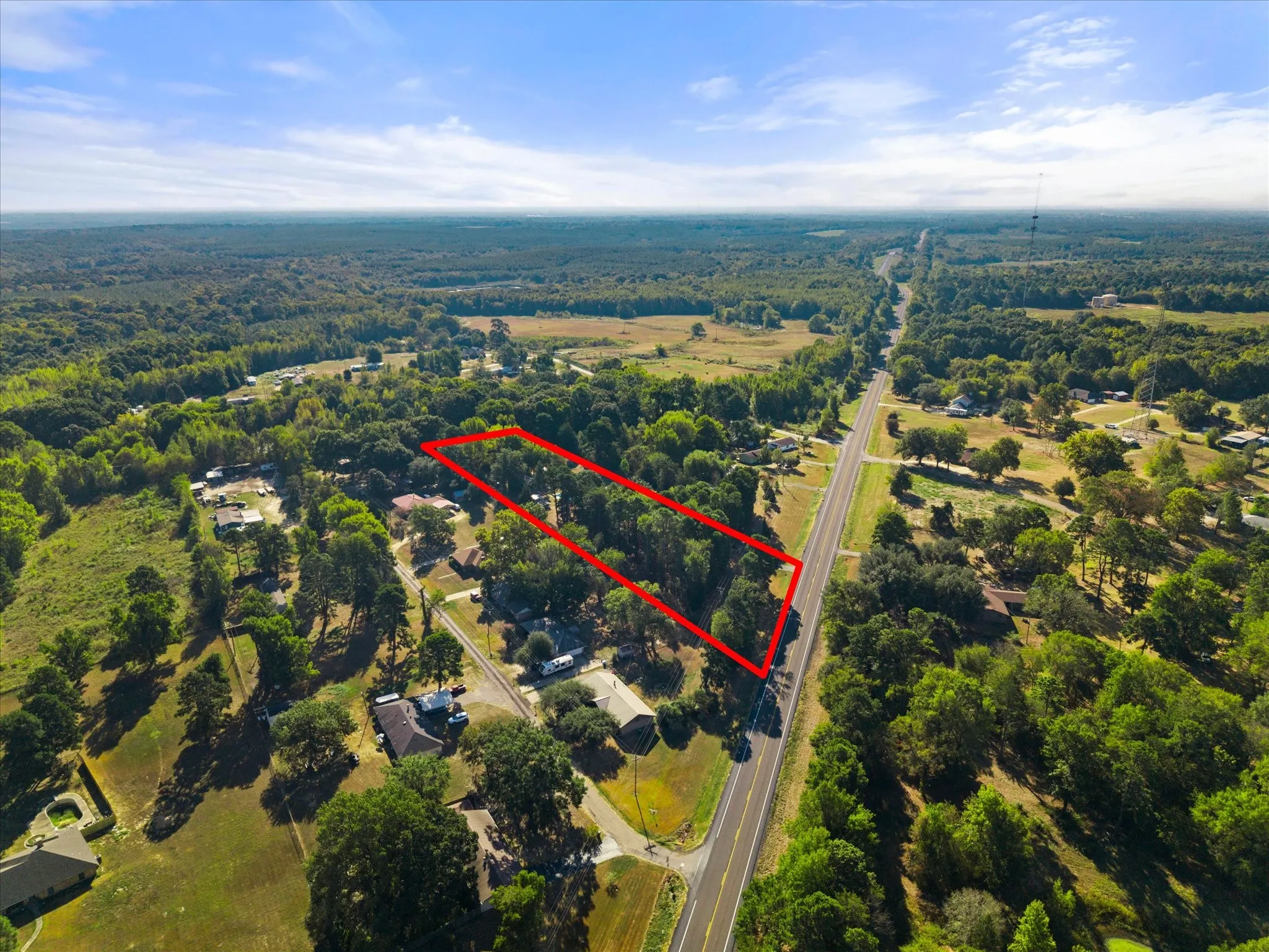 Single Family Residence For Sale in Titus County , 6170 N US Highway 271, Mt Pleasant, Texas 75455, 3 Bedroom, 3 Bathroom, Garage spaces, 2,433 Sqft, built in 1993, mls#21399347, Real Estate Agent in Mt Pleasant, Homes For Sale in Titus county, Homes For Sale in Mt Pleasant, Realtor in Mt Pleasant Texas, Real Estate Brokerage Independent Realty Texas, Luminita Cordes Realtor