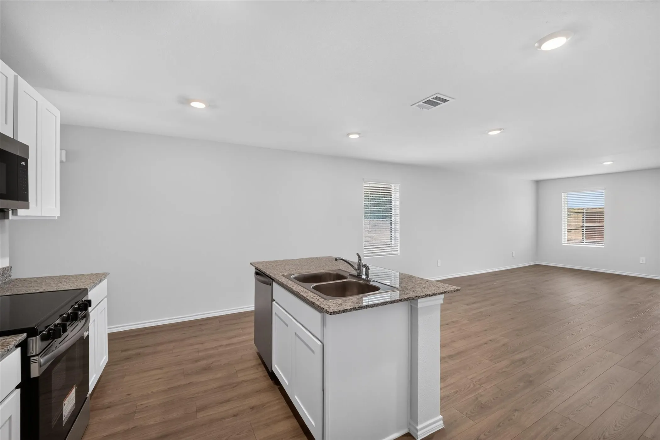 Single Family Residence For Rent in Collin County , 1813 Potomac Lane, Blue Ridge, Texas 75424, 3 Bedroom, 2 Bathroom, 2 Garage spaces, 1,334 Sqft, built in 2026, mls#21399677, Real Estate Agent in Blue Ridge, Homes For Rent in Collin county, Homes For Rent in Blue Ridge, Realtor in Blue Ridge Texas, Real Estate Brokerage Independent Realty Texas, Luminita Cordes Realtor