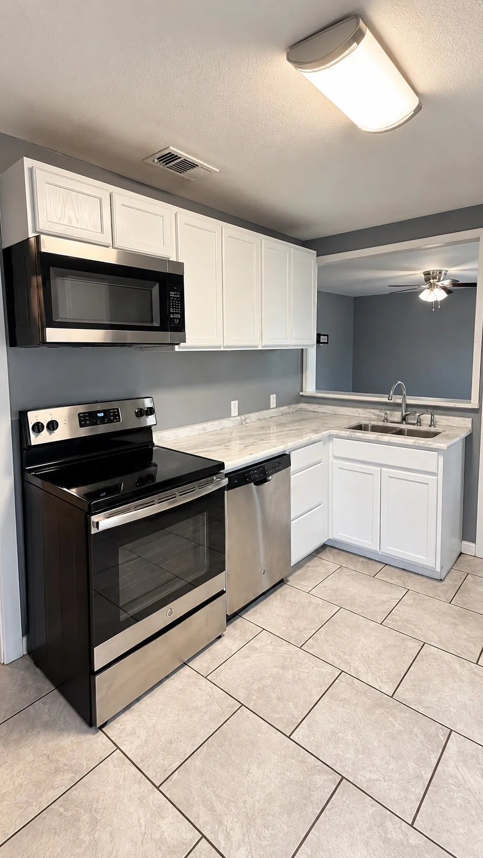 Single Family Residence For Rent in Taylor County , 2501 S 18th Street, Abilene, Texas 79605, 3 Bedroom, 2 Bathroom, Garage spaces, 1,280 Sqft, built in 1948, mls#21399686, Real Estate Agent in Abilene, Homes For Rent in Taylor county, Homes For Rent in Abilene, Realtor in Abilene Texas, Real Estate Brokerage Independent Realty Texas, Luminita Cordes Realtor