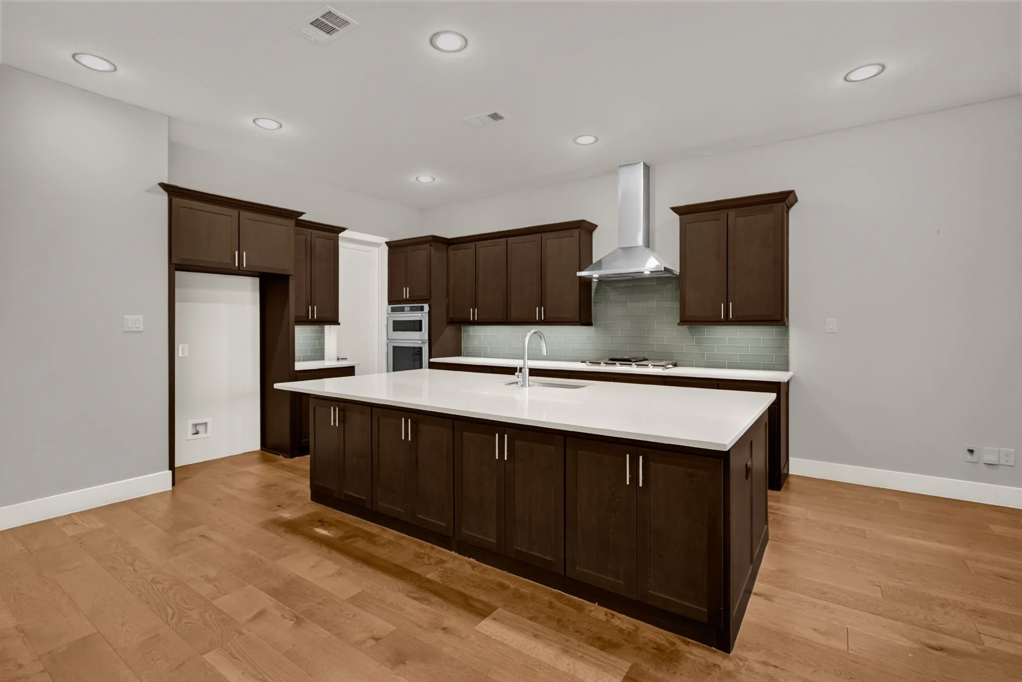 Single Family Residence For Sale in Dallas County , 4126 Entrada Way, Dallas, Texas 75219, 3 Bedroom, 5 Bathroom, 2 Garage spaces, 2,960 Sqft, built in 2019, mls#21399129, Real Estate Agent in Dallas, Homes For Sale in Dallas county, Homes For Sale in Dallas, Realtor in Dallas Texas, Real Estate Brokerage Independent Realty Texas, Luminita Cordes Realtor