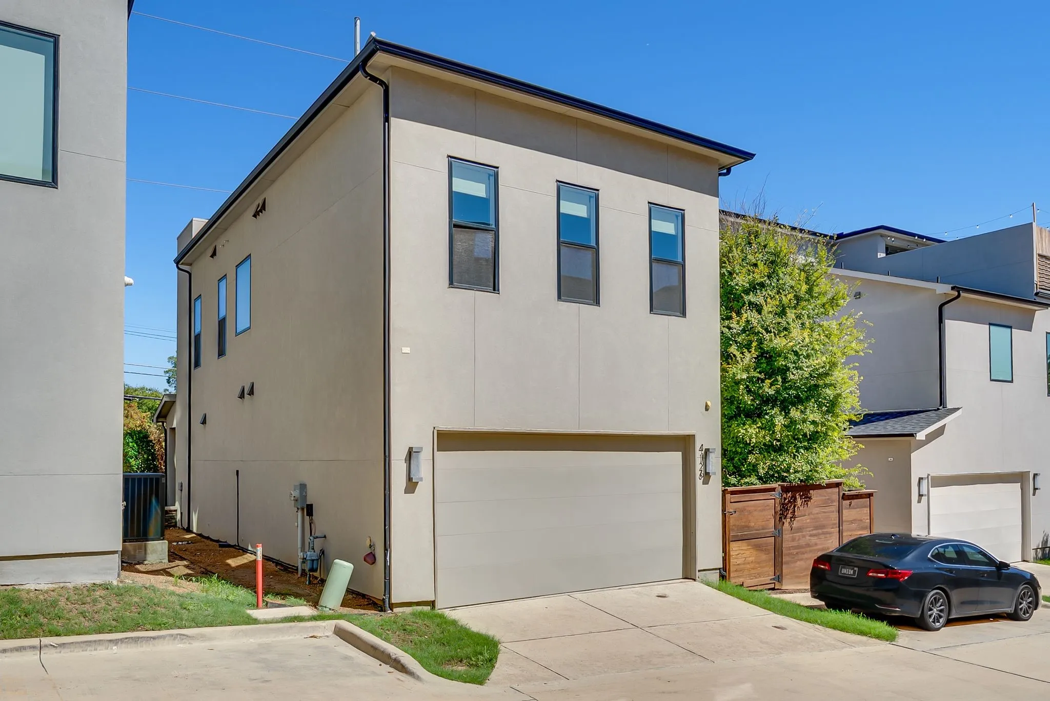 Single Family Residence For Sale in Dallas County , 4126 Entrada Way, Dallas, Texas 75219, 3 Bedroom, 5 Bathroom, 2 Garage spaces, 2,960 Sqft, built in 2019, mls#21399129, Real Estate Agent in Dallas, Homes For Sale in Dallas county, Homes For Sale in Dallas, Realtor in Dallas Texas, Real Estate Brokerage Independent Realty Texas, Luminita Cordes Realtor