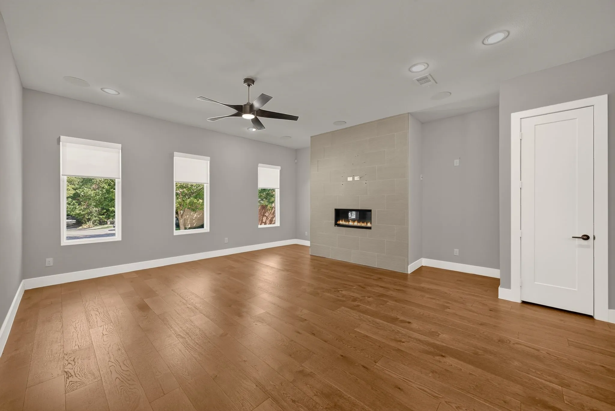 Single Family Residence For Sale in Dallas County , 4126 Entrada Way, Dallas, Texas 75219, 3 Bedroom, 5 Bathroom, 2 Garage spaces, 2,960 Sqft, built in 2019, mls#21399129, Real Estate Agent in Dallas, Homes For Sale in Dallas county, Homes For Sale in Dallas, Realtor in Dallas Texas, Real Estate Brokerage Independent Realty Texas, Luminita Cordes Realtor