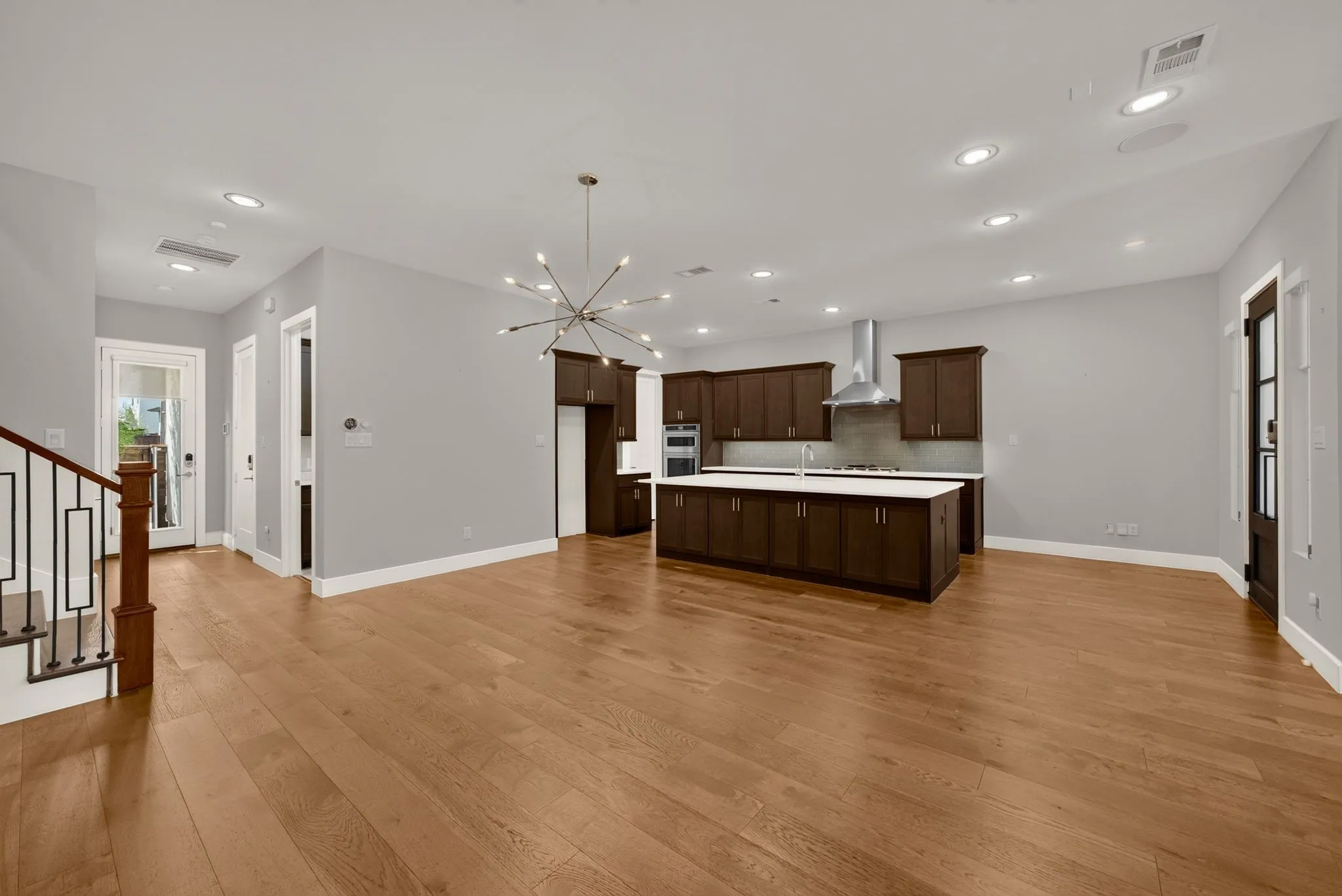 Single Family Residence For Sale in Dallas County , 4126 Entrada Way, Dallas, Texas 75219, 3 Bedroom, 5 Bathroom, 2 Garage spaces, 2,960 Sqft, built in 2019, mls#21399129, Real Estate Agent in Dallas, Homes For Sale in Dallas county, Homes For Sale in Dallas, Realtor in Dallas Texas, Real Estate Brokerage Independent Realty Texas, Luminita Cordes Realtor