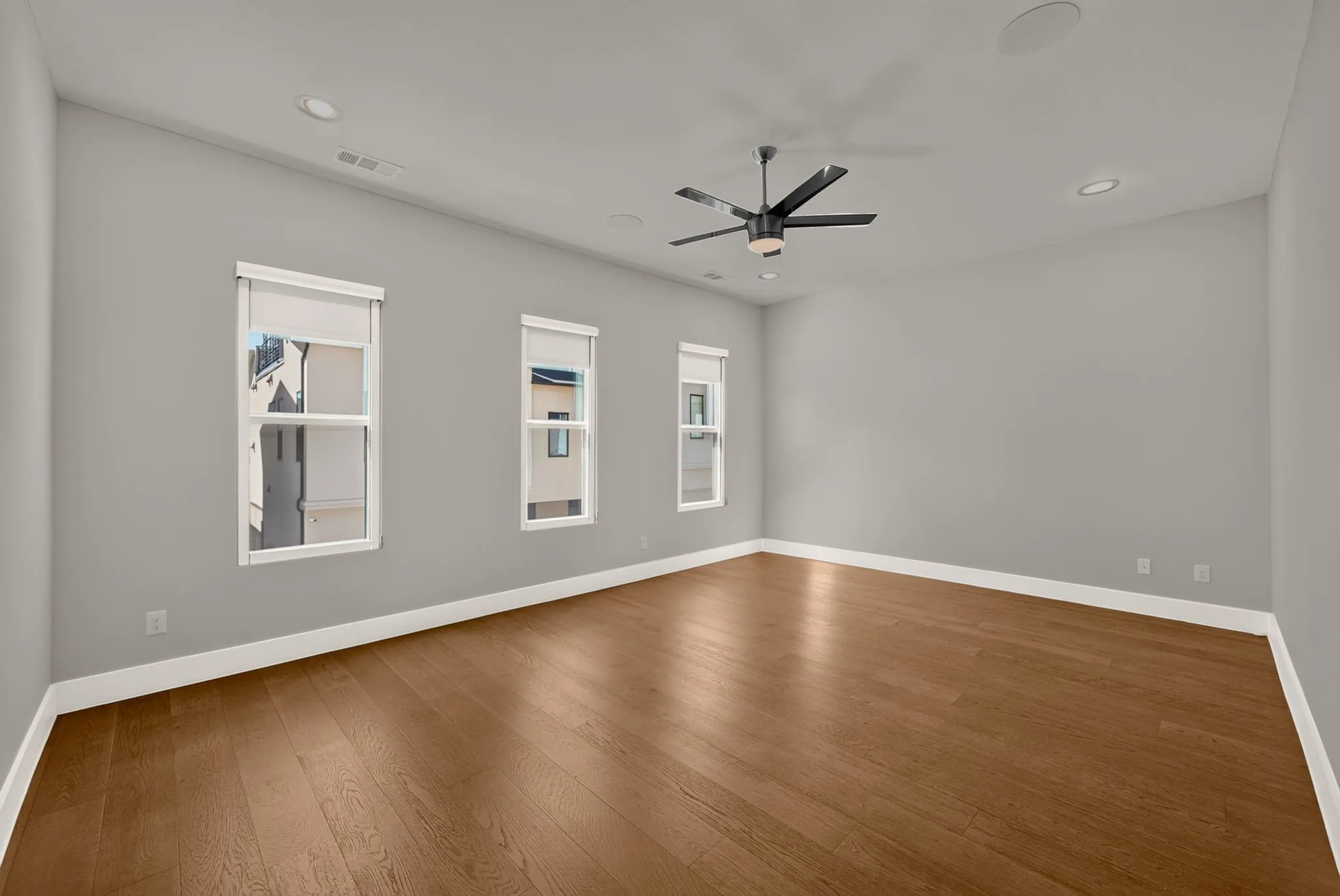 Single Family Residence For Sale in Dallas County , 4126 Entrada Way, Dallas, Texas 75219, 3 Bedroom, 5 Bathroom, 2 Garage spaces, 2,960 Sqft, built in 2019, mls#21399129, Real Estate Agent in Dallas, Homes For Sale in Dallas county, Homes For Sale in Dallas, Realtor in Dallas Texas, Real Estate Brokerage Independent Realty Texas, Luminita Cordes Realtor