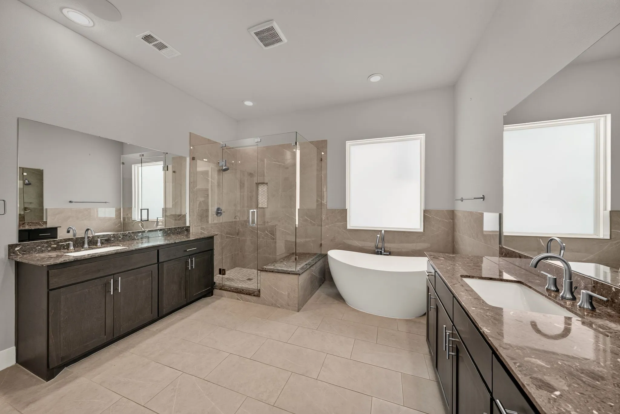 Single Family Residence For Sale in Dallas County , 4126 Entrada Way, Dallas, Texas 75219, 3 Bedroom, 5 Bathroom, 2 Garage spaces, 2,960 Sqft, built in 2019, mls#21399129, Real Estate Agent in Dallas, Homes For Sale in Dallas county, Homes For Sale in Dallas, Realtor in Dallas Texas, Real Estate Brokerage Independent Realty Texas, Luminita Cordes Realtor