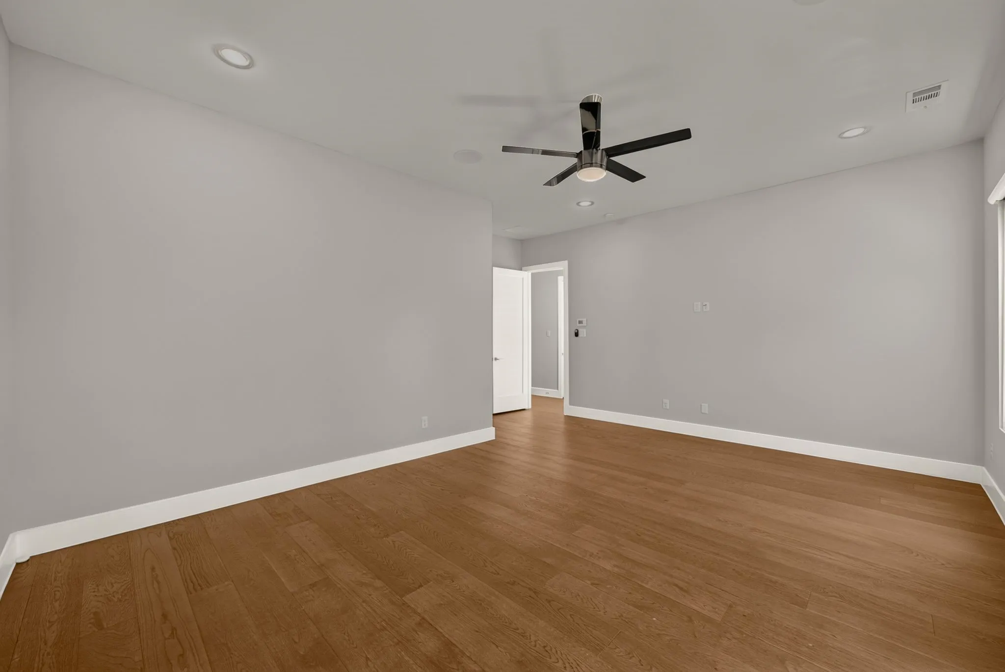 Single Family Residence For Sale in Dallas County , 4126 Entrada Way, Dallas, Texas 75219, 3 Bedroom, 5 Bathroom, 2 Garage spaces, 2,960 Sqft, built in 2019, mls#21399129, Real Estate Agent in Dallas, Homes For Sale in Dallas county, Homes For Sale in Dallas, Realtor in Dallas Texas, Real Estate Brokerage Independent Realty Texas, Luminita Cordes Realtor