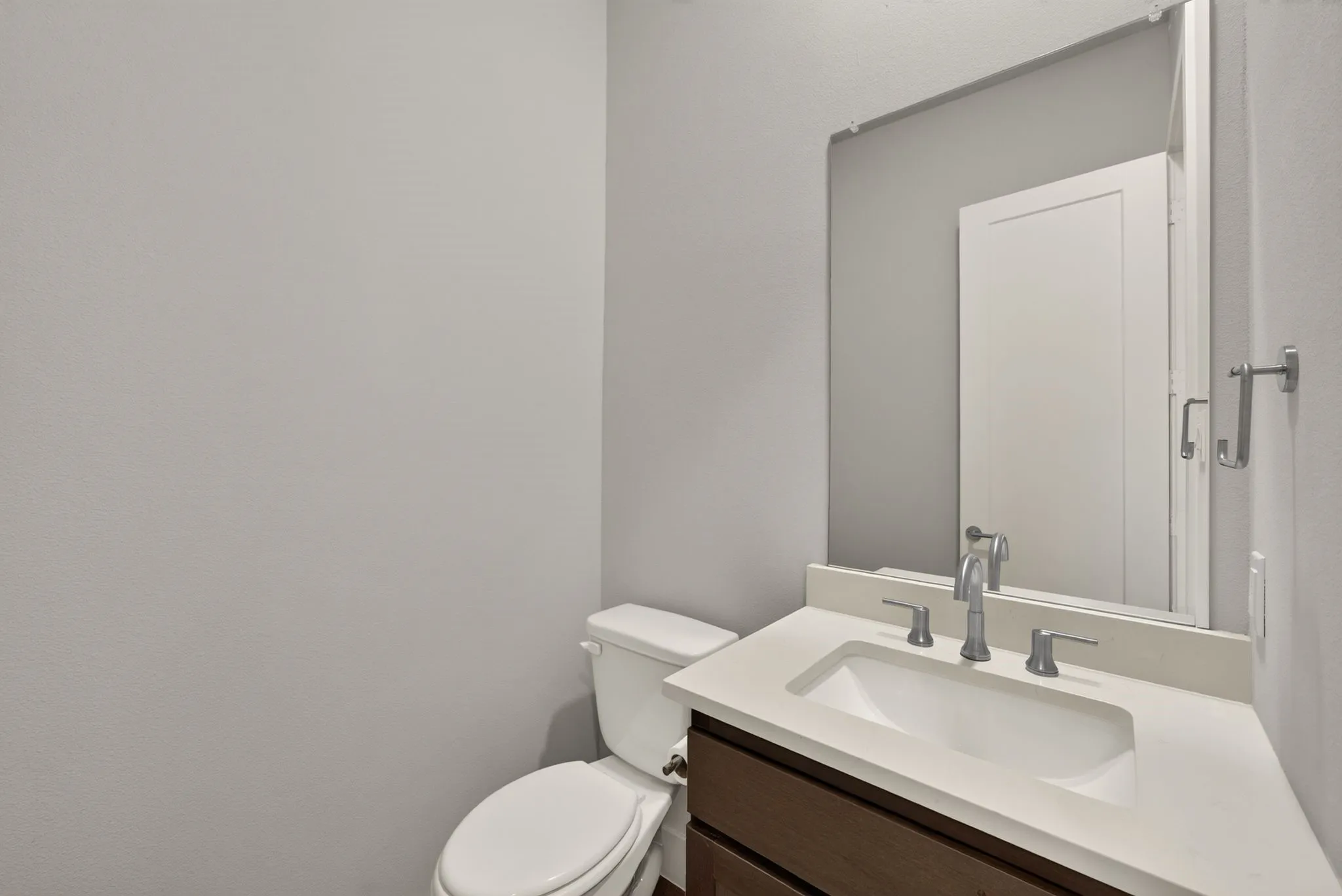 Single Family Residence For Sale in Dallas County , 4126 Entrada Way, Dallas, Texas 75219, 3 Bedroom, 5 Bathroom, 2 Garage spaces, 2,960 Sqft, built in 2019, mls#21399129, Real Estate Agent in Dallas, Homes For Sale in Dallas county, Homes For Sale in Dallas, Realtor in Dallas Texas, Real Estate Brokerage Independent Realty Texas, Luminita Cordes Realtor