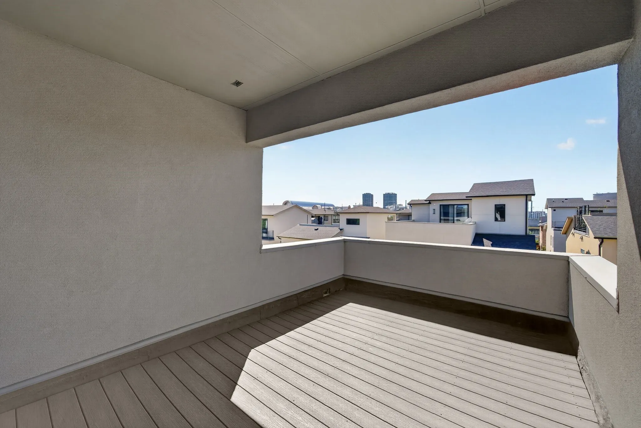 Single Family Residence For Sale in Dallas County , 4126 Entrada Way, Dallas, Texas 75219, 3 Bedroom, 5 Bathroom, 2 Garage spaces, 2,960 Sqft, built in 2019, mls#21399129, Real Estate Agent in Dallas, Homes For Sale in Dallas county, Homes For Sale in Dallas, Realtor in Dallas Texas, Real Estate Brokerage Independent Realty Texas, Luminita Cordes Realtor