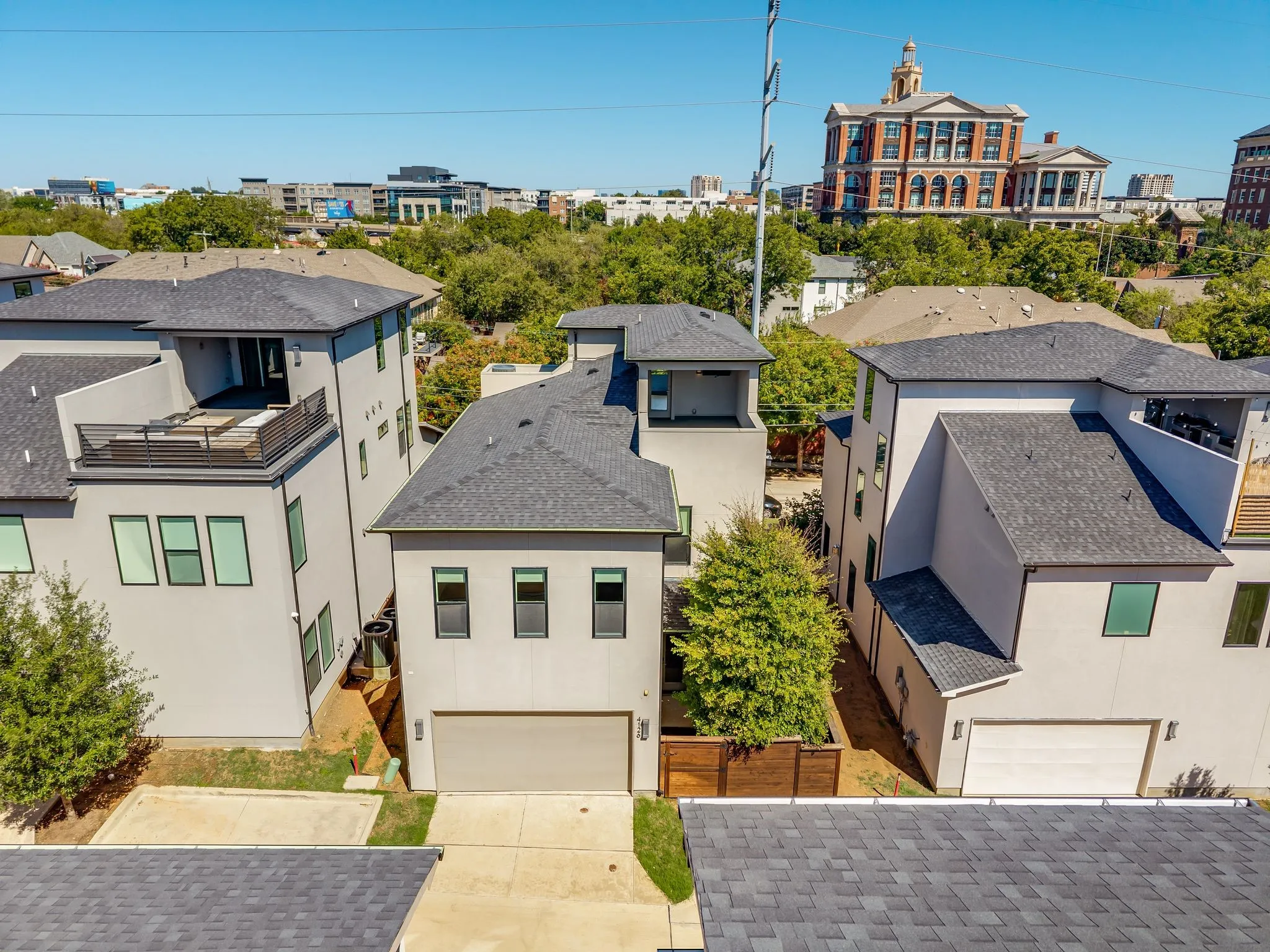 Single Family Residence For Sale in Dallas County , 4126 Entrada Way, Dallas, Texas 75219, 3 Bedroom, 5 Bathroom, 2 Garage spaces, 2,960 Sqft, built in 2019, mls#21399129, Real Estate Agent in Dallas, Homes For Sale in Dallas county, Homes For Sale in Dallas, Realtor in Dallas Texas, Real Estate Brokerage Independent Realty Texas, Luminita Cordes Realtor