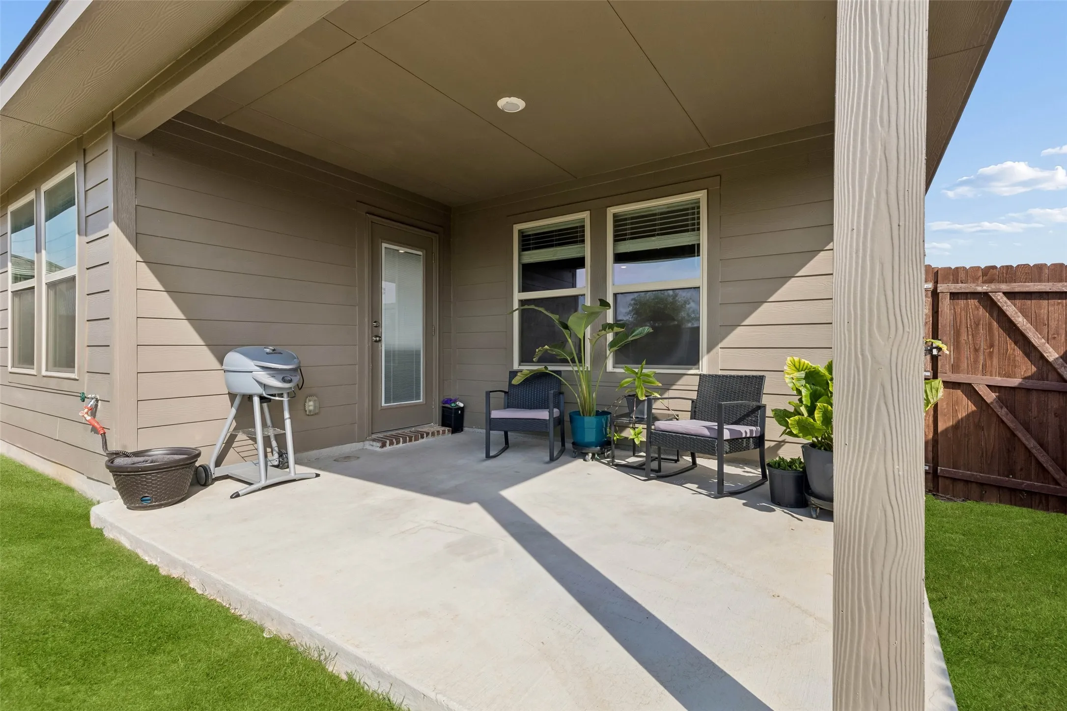 Single Family Residence For Sale in Denton County , 1448 Stuarts Forest Drive, Denton, Texas 76207, 4 Bedroom, 2 Bathroom, 2 Garage spaces, 1,793 Sqft, built in 2024, mls#21396817, Real Estate Agent in Denton, Homes For Sale in Denton county, Homes For Sale in Denton, Realtor in Denton Texas, Real Estate Brokerage Independent Realty Texas, Luminita Cordes Realtor