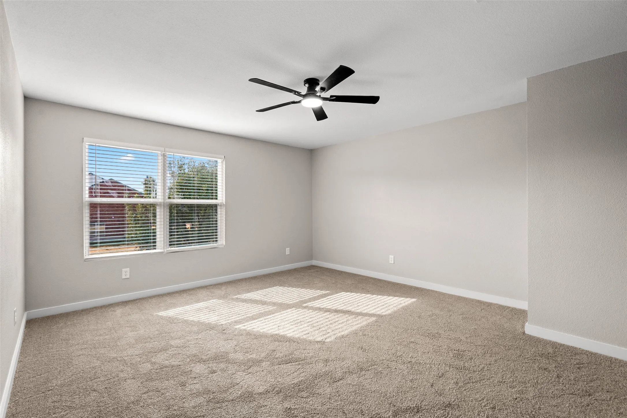 Single Family Residence For Sale in Dallas County , 3647 Clubview Drive, Garland, Texas 75044, 3 Bedroom, 3 Bathroom, 2 Garage spaces, 1,393 Sqft, built in 1999, mls#21399505, Real Estate Agent in Garland, Homes For Sale in Dallas county, Homes For Sale in Garland, Realtor in Garland Texas, Real Estate Brokerage Independent Realty Texas, Luminita Cordes Realtor