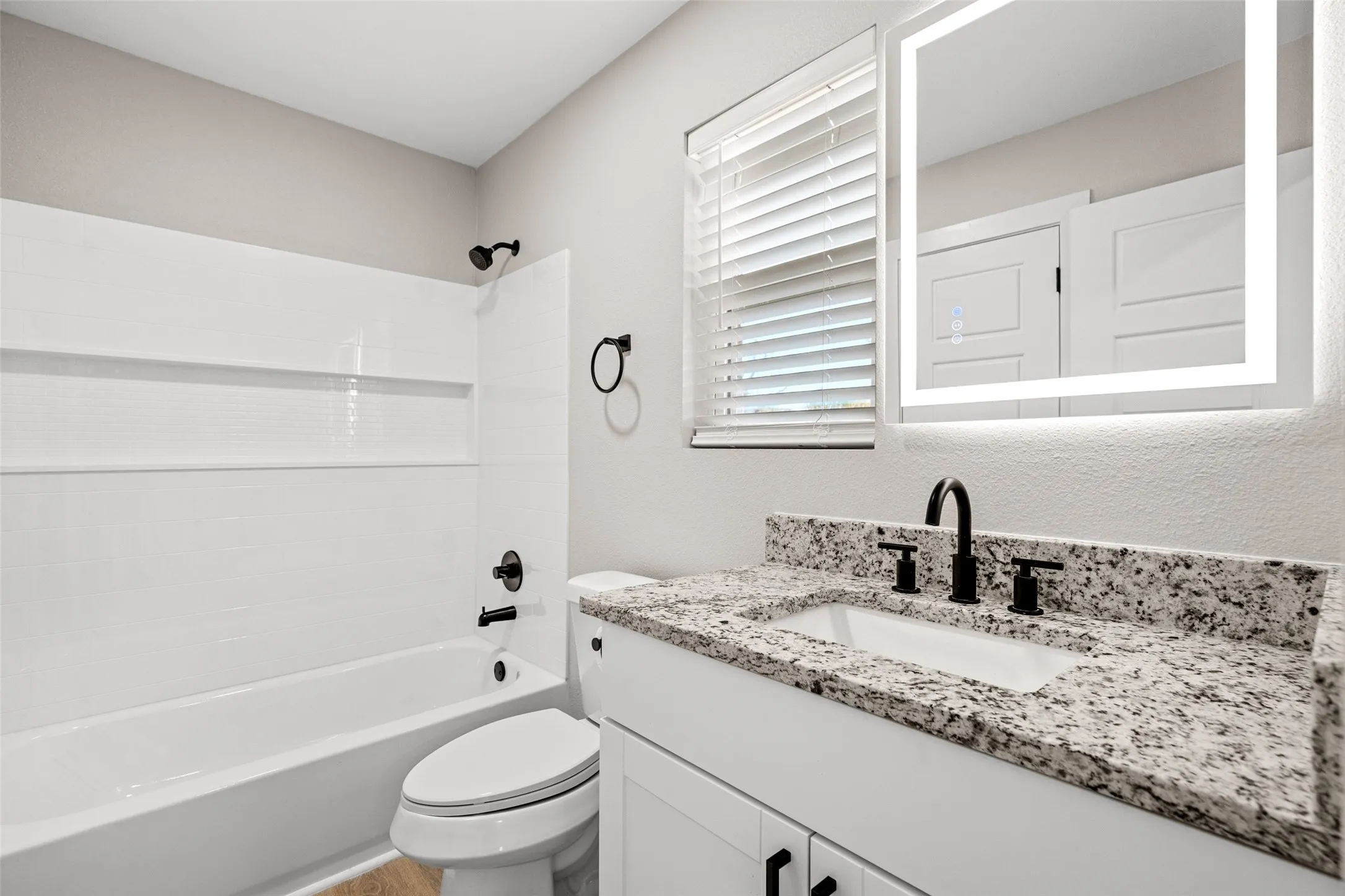 Single Family Residence For Sale in Dallas County , 3647 Clubview Drive, Garland, Texas 75044, 3 Bedroom, 3 Bathroom, 2 Garage spaces, 1,393 Sqft, built in 1999, mls#21399505, Real Estate Agent in Garland, Homes For Sale in Dallas county, Homes For Sale in Garland, Realtor in Garland Texas, Real Estate Brokerage Independent Realty Texas, Luminita Cordes Realtor