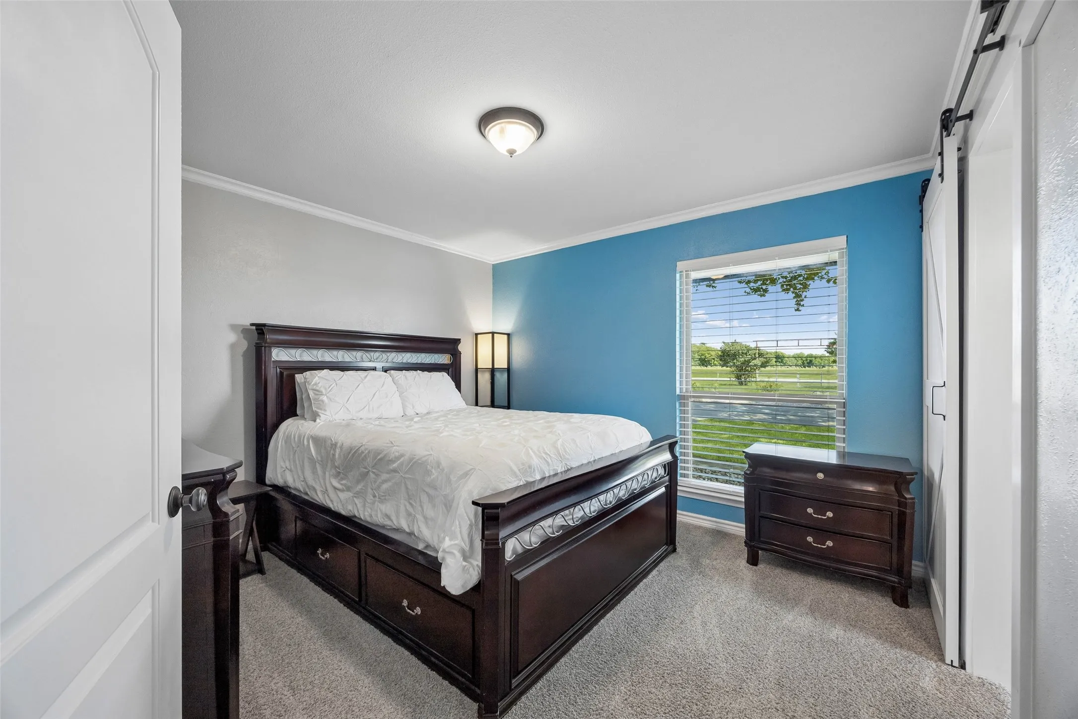 Single Family Residence For Sale in Ellis County , 101 Laguna Vista Drive, Waxahachie, Texas 75165, 3 Bedroom, 2 Bathroom, 2 Garage spaces, 1,976 Sqft, built in 1970, mls#21397570, Real Estate Agent in Waxahachie, Homes For Sale in Ellis county, Homes For Sale in Waxahachie, Realtor in Waxahachie Texas, Real Estate Brokerage Independent Realty Texas, Luminita Cordes Realtor