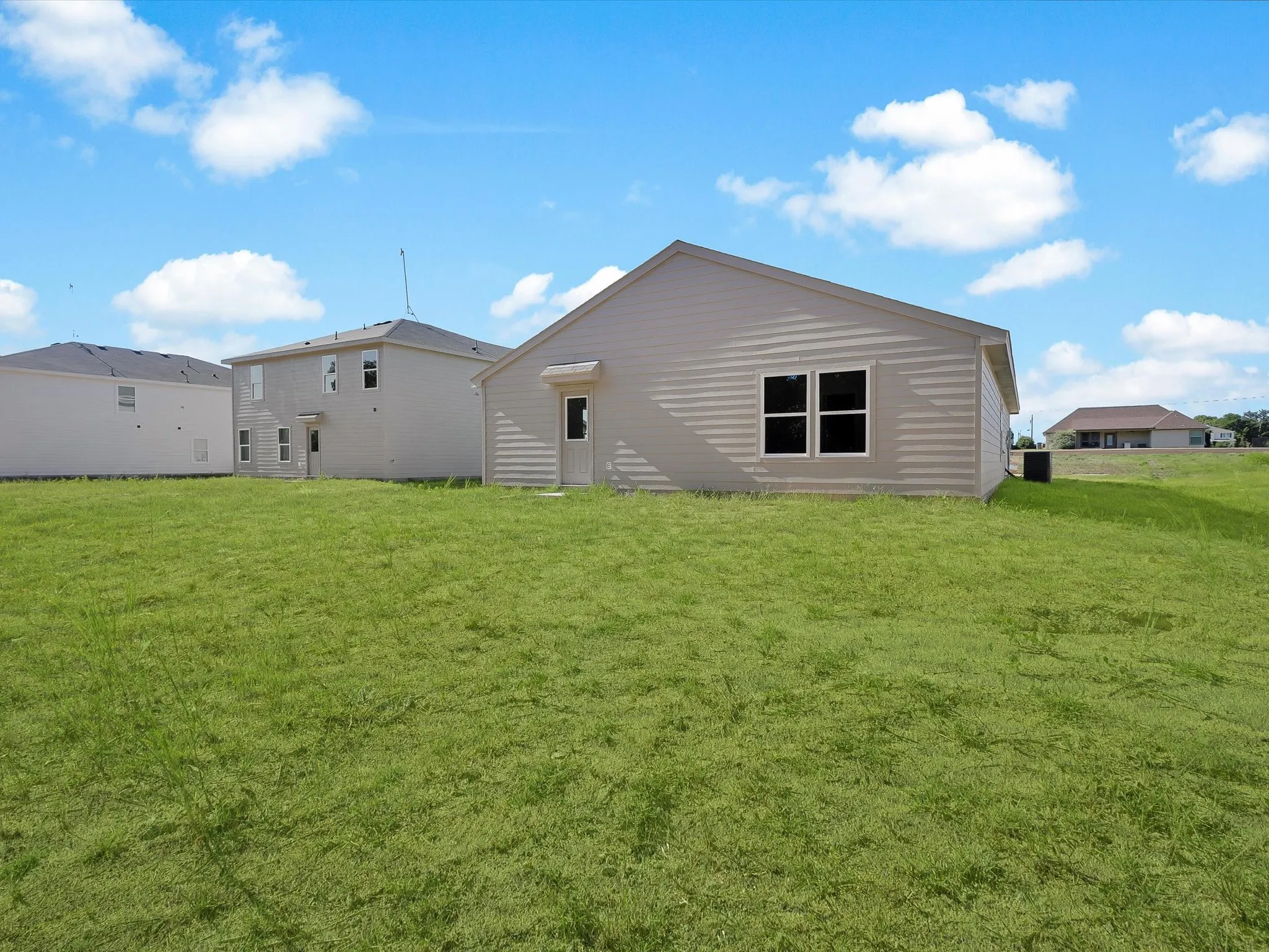 Single Family Residence For Rent in Wise County , 115 Sienna Drive, Alvord, Texas 76225, 4 Bedroom, 2 Bathroom, 2 Garage spaces, 1,510 Sqft, built in 2025, mls#21398533, Real Estate Agent in Alvord, Homes For Rent in Wise county, Homes For Rent in Alvord, Realtor in Alvord Texas, Real Estate Brokerage Independent Realty Texas, Luminita Cordes Realtor