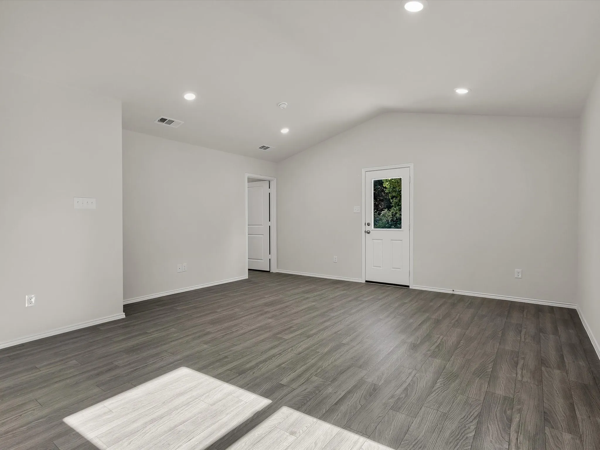 Single Family Residence For Rent in Wise County , 115 Sienna Drive, Alvord, Texas 76225, 4 Bedroom, 2 Bathroom, 2 Garage spaces, 1,510 Sqft, built in 2025, mls#21398533, Real Estate Agent in Alvord, Homes For Rent in Wise county, Homes For Rent in Alvord, Realtor in Alvord Texas, Real Estate Brokerage Independent Realty Texas, Luminita Cordes Realtor
