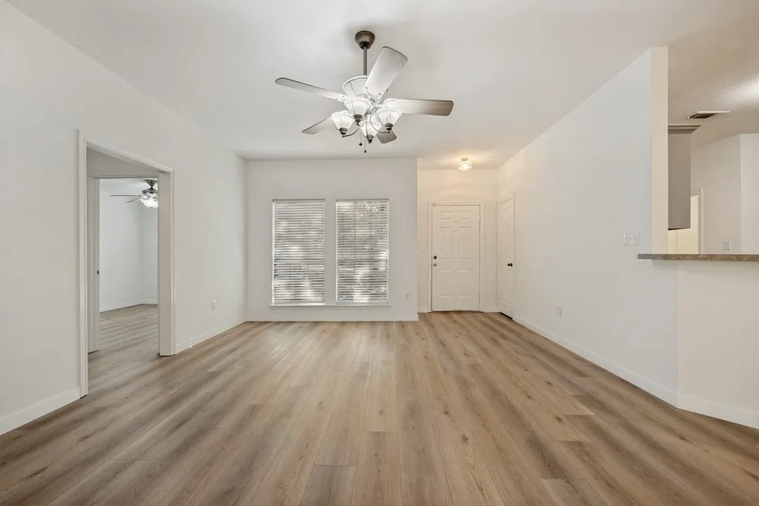Single Family Residence For Sale in Denton County , 2104 Leslie Street, Denton, Texas 76205, 3 Bedroom, 2 Bathroom, 2 Garage spaces, 1,436 Sqft, built in 2001, mls#21397343, Real Estate Agent in Denton, Homes For Sale in Denton county, Homes For Sale in Denton, Realtor in Denton Texas, Real Estate Brokerage Independent Realty Texas, Luminita Cordes Realtor