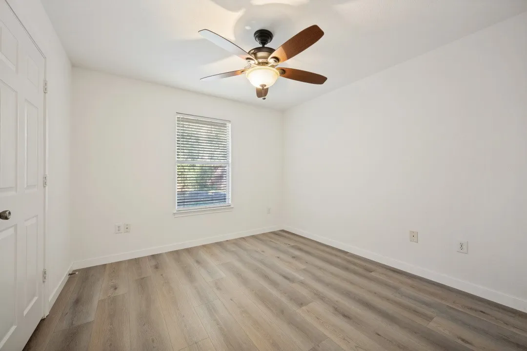 Single Family Residence For Sale in Denton County , 2104 Leslie Street, Denton, Texas 76205, 3 Bedroom, 2 Bathroom, 2 Garage spaces, 1,436 Sqft, built in 2001, mls#21397343, Real Estate Agent in Denton, Homes For Sale in Denton county, Homes For Sale in Denton, Realtor in Denton Texas, Real Estate Brokerage Independent Realty Texas, Luminita Cordes Realtor