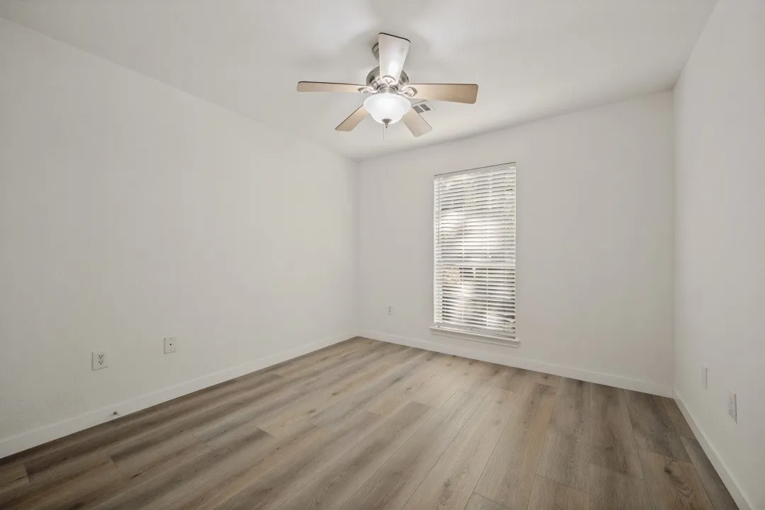 Single Family Residence For Sale in Denton County , 2104 Leslie Street, Denton, Texas 76205, 3 Bedroom, 2 Bathroom, 2 Garage spaces, 1,436 Sqft, built in 2001, mls#21397343, Real Estate Agent in Denton, Homes For Sale in Denton county, Homes For Sale in Denton, Realtor in Denton Texas, Real Estate Brokerage Independent Realty Texas, Luminita Cordes Realtor