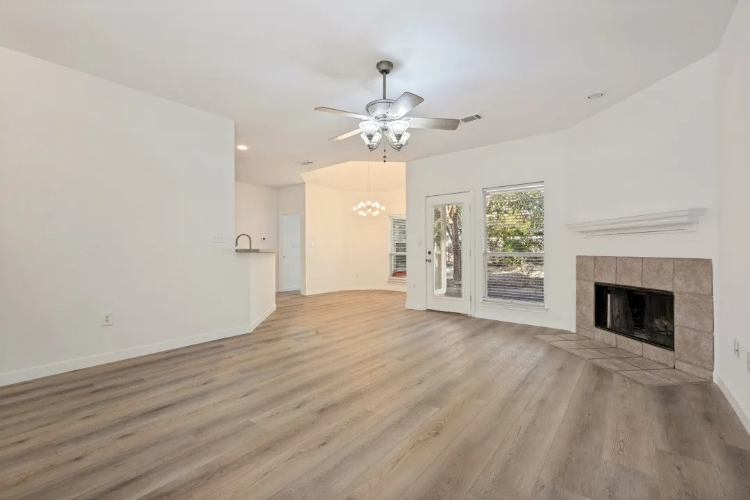 Single Family Residence For Sale in Denton County , 2104 Leslie Street, Denton, Texas 76205, 3 Bedroom, 2 Bathroom, 2 Garage spaces, 1,436 Sqft, built in 2001, mls#21397343, Real Estate Agent in Denton, Homes For Sale in Denton county, Homes For Sale in Denton, Realtor in Denton Texas, Real Estate Brokerage Independent Realty Texas, Luminita Cordes Realtor