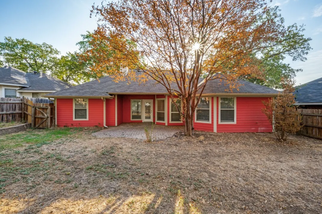 Single Family Residence For Sale in Denton County , 2104 Leslie Street, Denton, Texas 76205, 3 Bedroom, 2 Bathroom, 2 Garage spaces, 1,436 Sqft, built in 2001, mls#21397343, Real Estate Agent in Denton, Homes For Sale in Denton county, Homes For Sale in Denton, Realtor in Denton Texas, Real Estate Brokerage Independent Realty Texas, Luminita Cordes Realtor