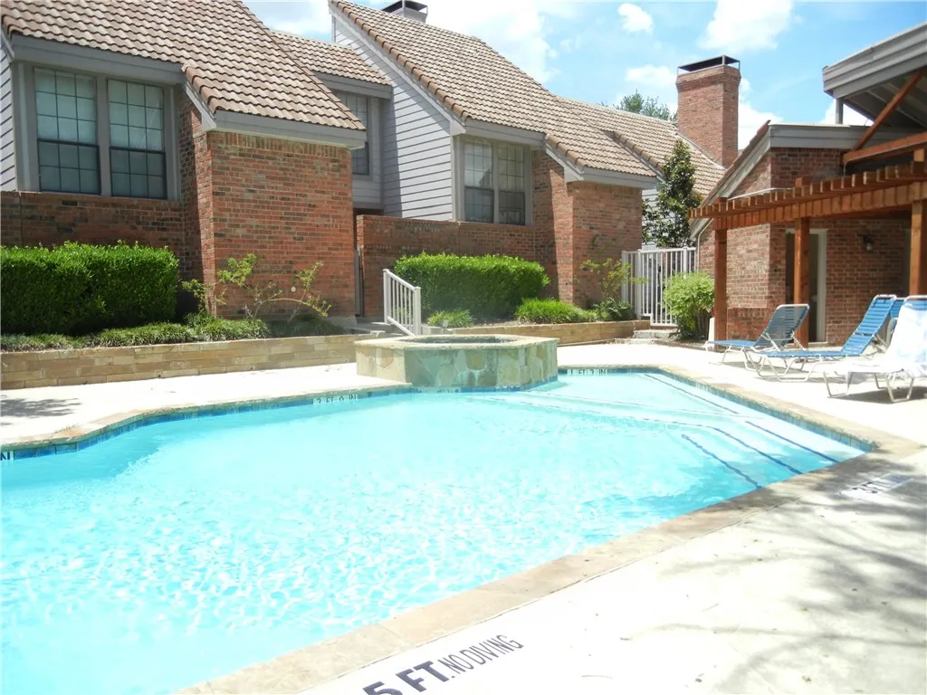 Townhouse For Rent in Collin County , 18240 Midway Road 105, Dallas, Texas 75287, 2 Bedroom, 3 Bathroom, Garage spaces, 1,029 Sqft, built in 1982, mls#21399707, Real Estate Agent in Dallas, Homes For Rent in Collin county, Homes For Rent in Dallas, Realtor in Dallas Texas, Real Estate Brokerage Independent Realty Texas, Luminita Cordes Realtor