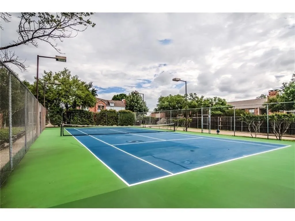 Townhouse For Rent in Collin County , 18240 Midway Road 105, Dallas, Texas 75287, 2 Bedroom, 3 Bathroom, Garage spaces, 1,029 Sqft, built in 1982, mls#21399707, Real Estate Agent in Dallas, Homes For Rent in Collin county, Homes For Rent in Dallas, Realtor in Dallas Texas, Real Estate Brokerage Independent Realty Texas, Luminita Cordes Realtor