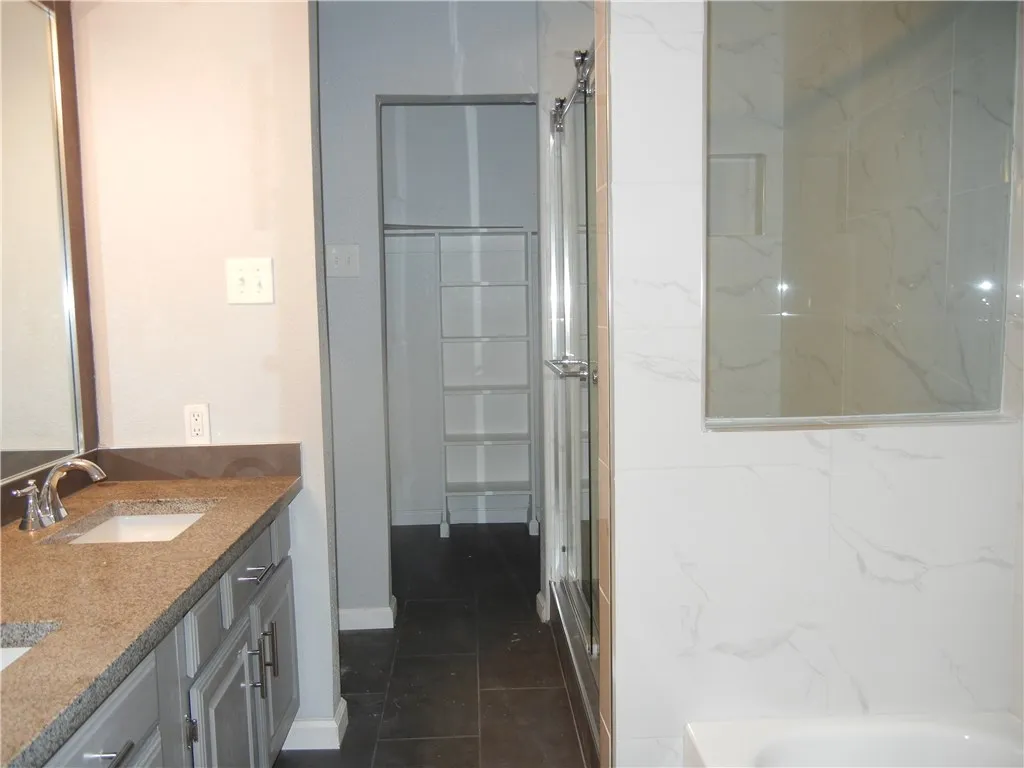 Townhouse For Rent in Collin County , 18240 Midway Road 105, Dallas, Texas 75287, 2 Bedroom, 3 Bathroom, Garage spaces, 1,029 Sqft, built in 1982, mls#21399707, Real Estate Agent in Dallas, Homes For Rent in Collin county, Homes For Rent in Dallas, Realtor in Dallas Texas, Real Estate Brokerage Independent Realty Texas, Luminita Cordes Realtor