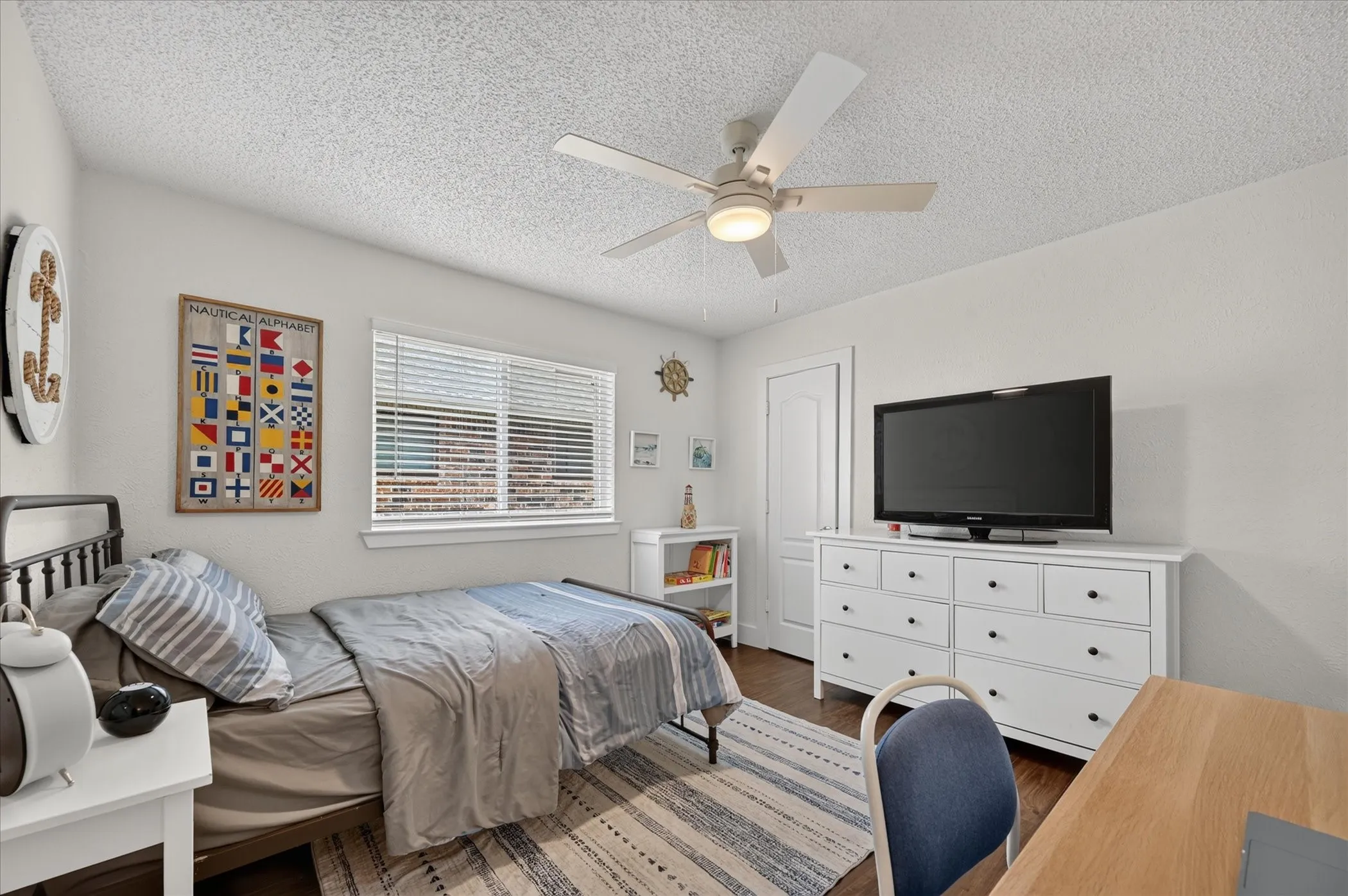 Secondary bedroom with walk in closet