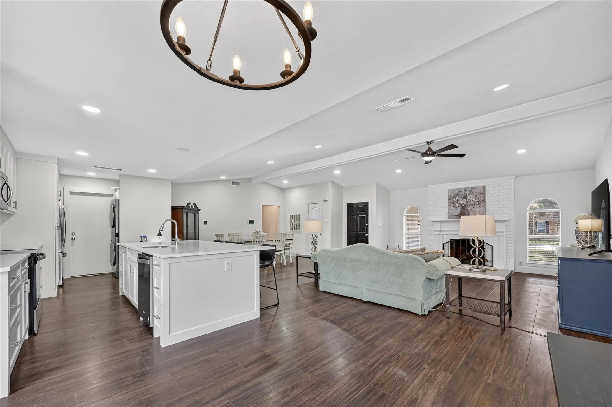 Look at the size of that kitchen island