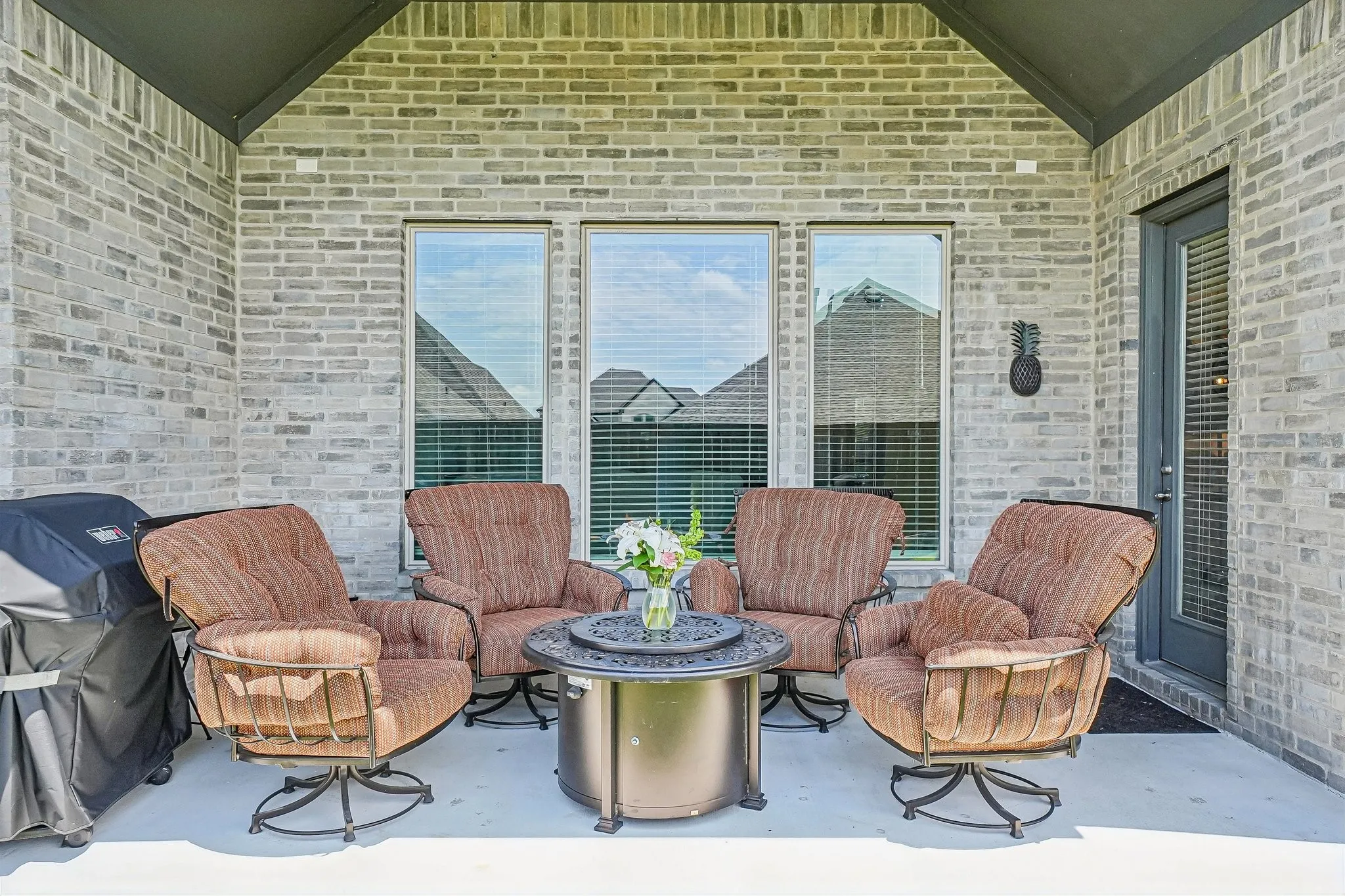Single Family Residence For Rent in Rockwall County , 1907 Sicilia Lane, Mclendon Chisholm, Texas 75032, 3 Bedroom, 4 Bathroom, 2 Garage spaces, 2,824 Sqft, built in 2021, mls#21399714, Real Estate Agent in Mclendon Chisholm, Homes For Rent in Rockwall county, Homes For Rent in Mclendon Chisholm, Realtor in Mclendon Chisholm Texas, Real Estate Brokerage Independent Realty Texas, Luminita Cordes Realtor