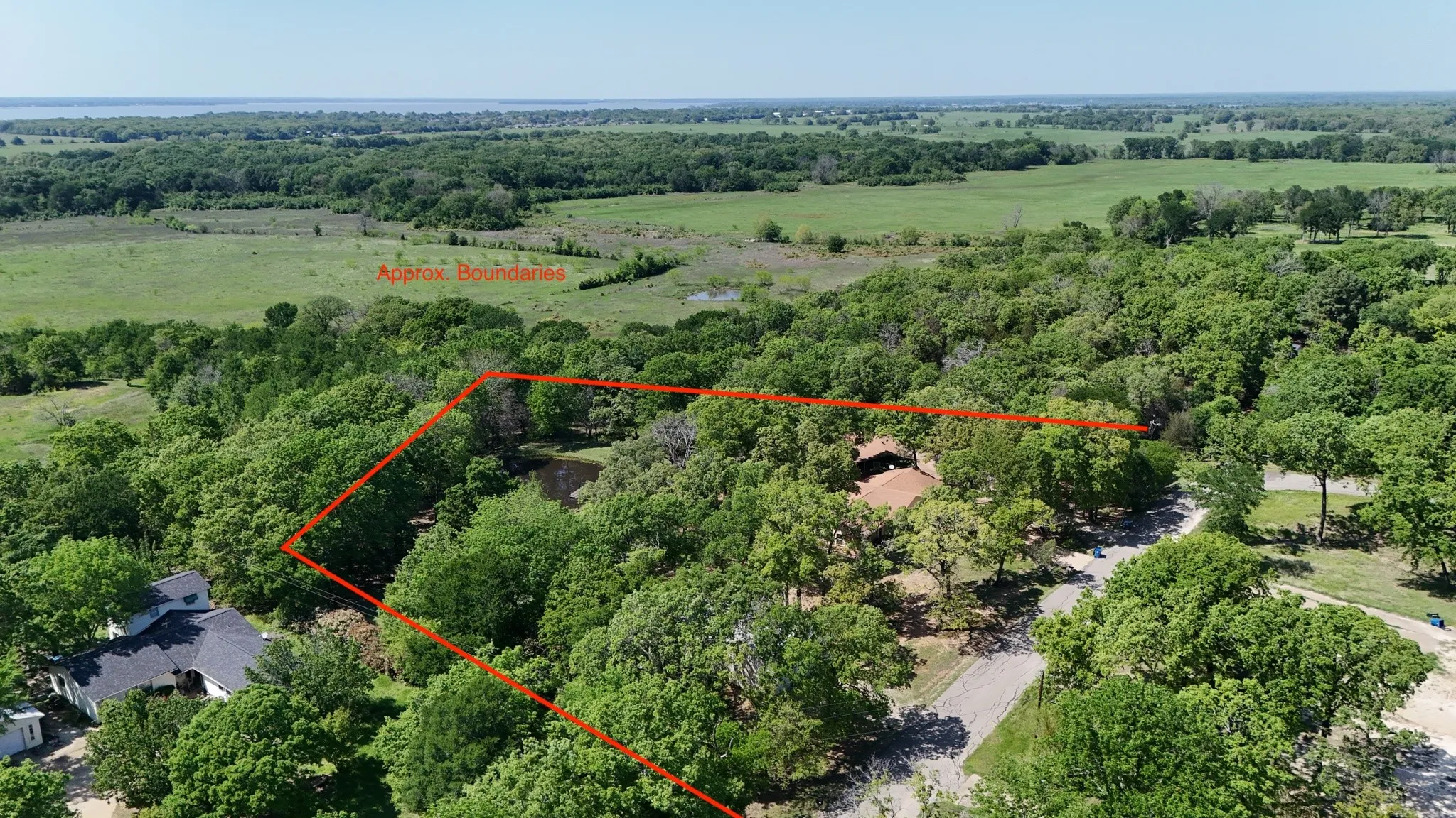 Single Family Residence For Sale in Henderson County , 125 Harrell Street, Gun Barrel City, Texas 75156, 4 Bedroom, 3 Bathroom, 3 Garage spaces, 2,886 Sqft, built in 1980, mls#21399193, Real Estate Agent in Gun Barrel City, Homes For Sale in Henderson county, Homes For Sale in Gun Barrel City, Realtor in Gun Barrel City Texas, Real Estate Brokerage Independent Realty Texas, Luminita Cordes Realtor