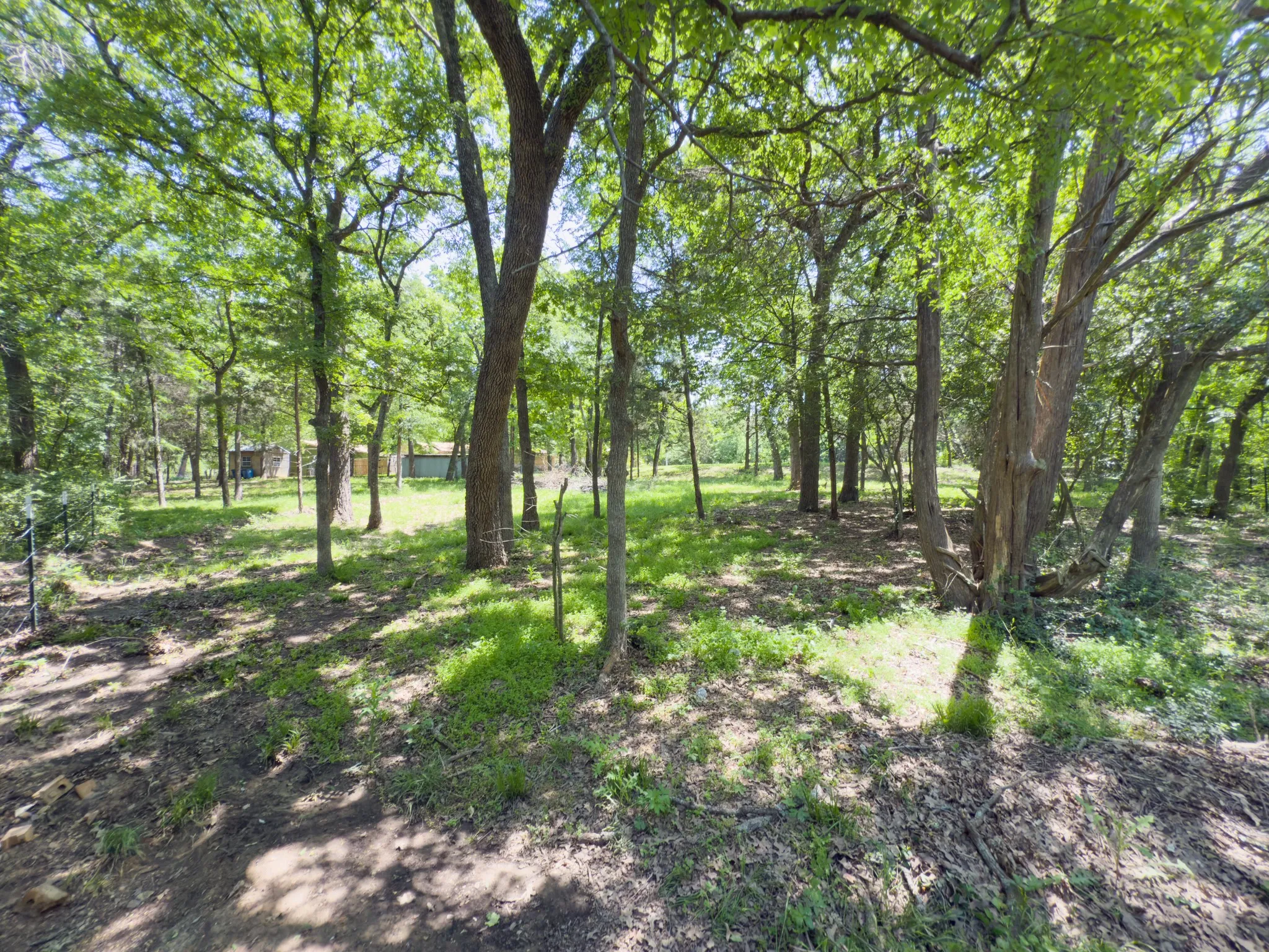 Single Family Residence For Sale in Henderson County , 125 Harrell Street, Gun Barrel City, Texas 75156, 4 Bedroom, 3 Bathroom, 3 Garage spaces, 2,886 Sqft, built in 1980, mls#21399193, Real Estate Agent in Gun Barrel City, Homes For Sale in Henderson county, Homes For Sale in Gun Barrel City, Realtor in Gun Barrel City Texas, Real Estate Brokerage Independent Realty Texas, Luminita Cordes Realtor
