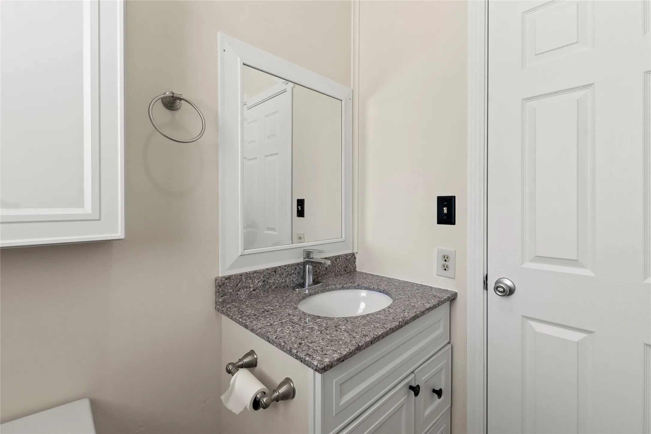 Guest Quarter Full Bath