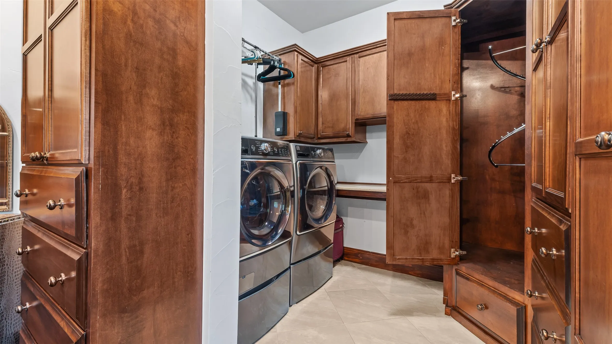 Single Family Residence For Sale in Bowie County , 1 Shillings Pl, Texarkana, Texas 75503, 5 Bedroom, 6 Bathroom, 10 Garage spaces, 6,218 Sqft, built in 2013, mls#21398720, Real Estate Agent in Texarkana, Homes For Sale in Bowie county, Homes For Sale in Texarkana, Realtor in Texarkana Texas, Real Estate Brokerage Independent Realty Texas, Luminita Cordes Realtor