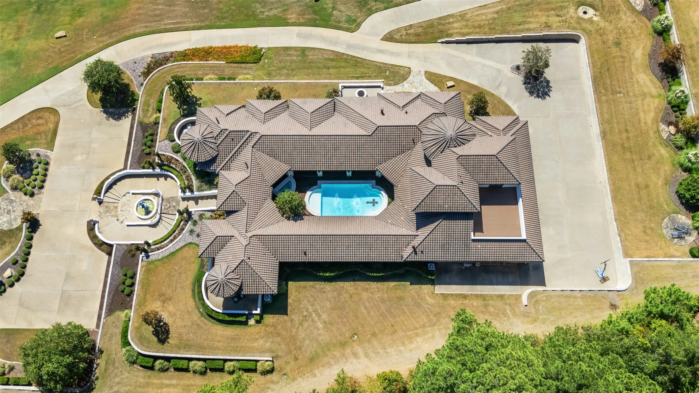 Single Family Residence For Sale in Bowie County , 1 Shillings Pl, Texarkana, Texas 75503, 5 Bedroom, 6 Bathroom, 10 Garage spaces, 6,218 Sqft, built in 2013, mls#21398720, Real Estate Agent in Texarkana, Homes For Sale in Bowie county, Homes For Sale in Texarkana, Realtor in Texarkana Texas, Real Estate Brokerage Independent Realty Texas, Luminita Cordes Realtor