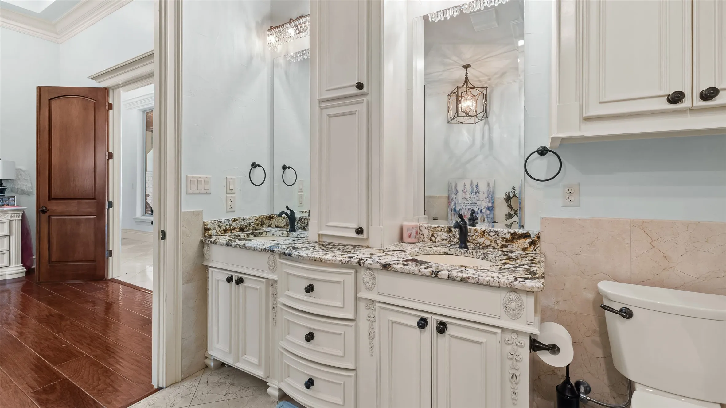 Single Family Residence For Sale in Bowie County , 1 Shillings Pl, Texarkana, Texas 75503, 5 Bedroom, 6 Bathroom, 10 Garage spaces, 6,218 Sqft, built in 2013, mls#21398720, Real Estate Agent in Texarkana, Homes For Sale in Bowie county, Homes For Sale in Texarkana, Realtor in Texarkana Texas, Real Estate Brokerage Independent Realty Texas, Luminita Cordes Realtor